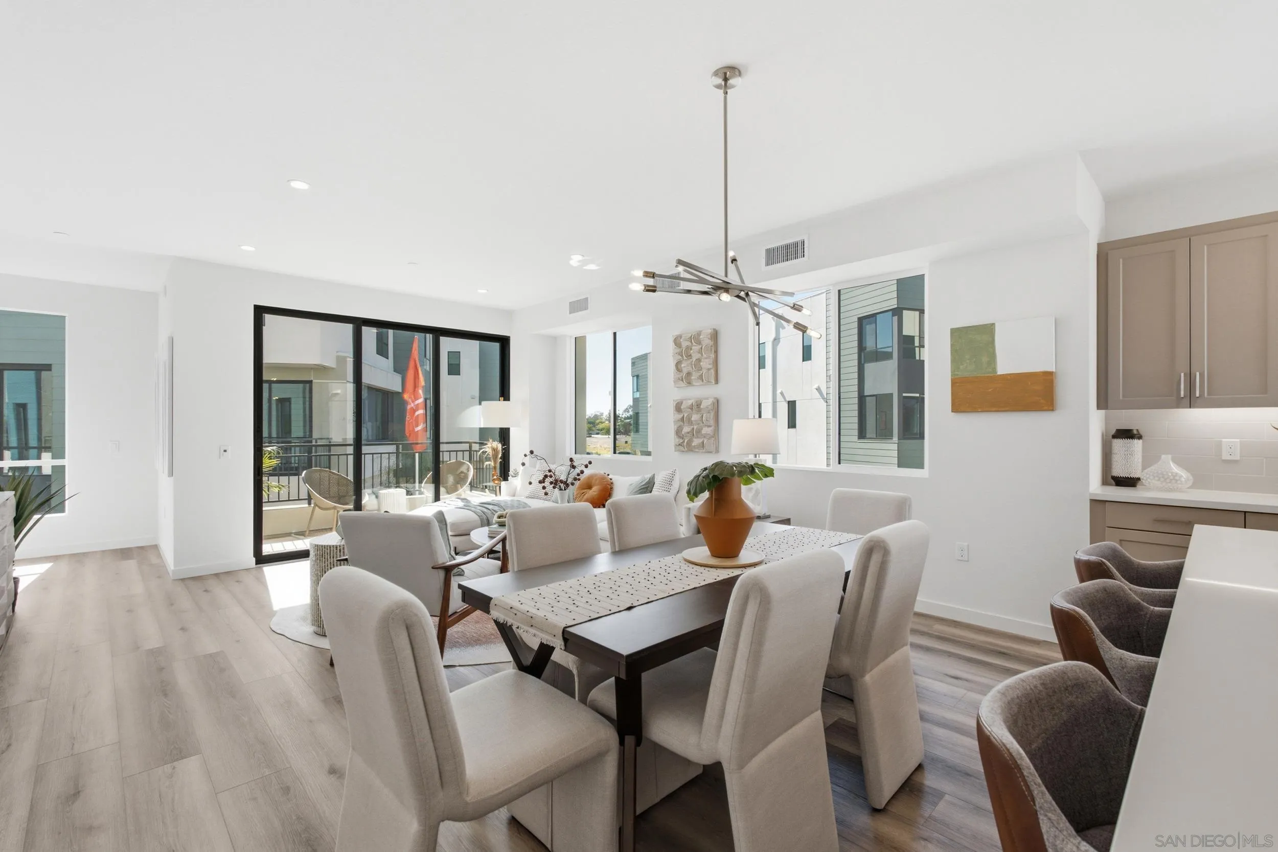 https://cdn.realtyfeed.com/cdn/127/260020905/067be2a5bbeeaeae01c5fb1bb06ed5ed.webp