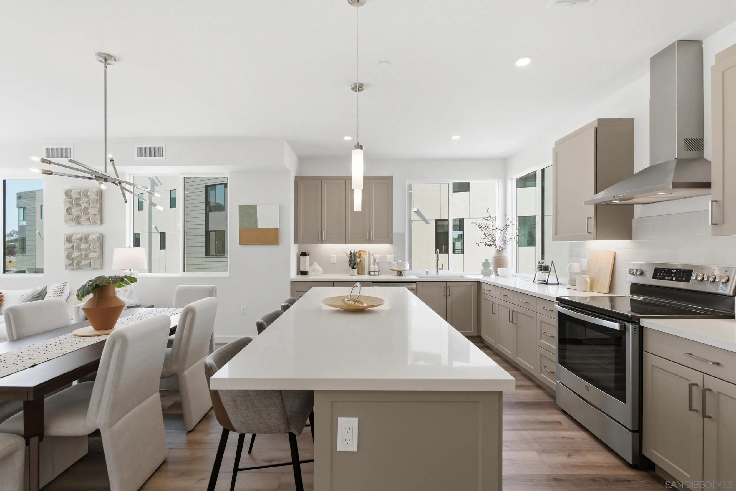 https://cdn.realtyfeed.com/cdn/127/260020905/61566976d94fcd825aa0ec02df1a17bb.webp