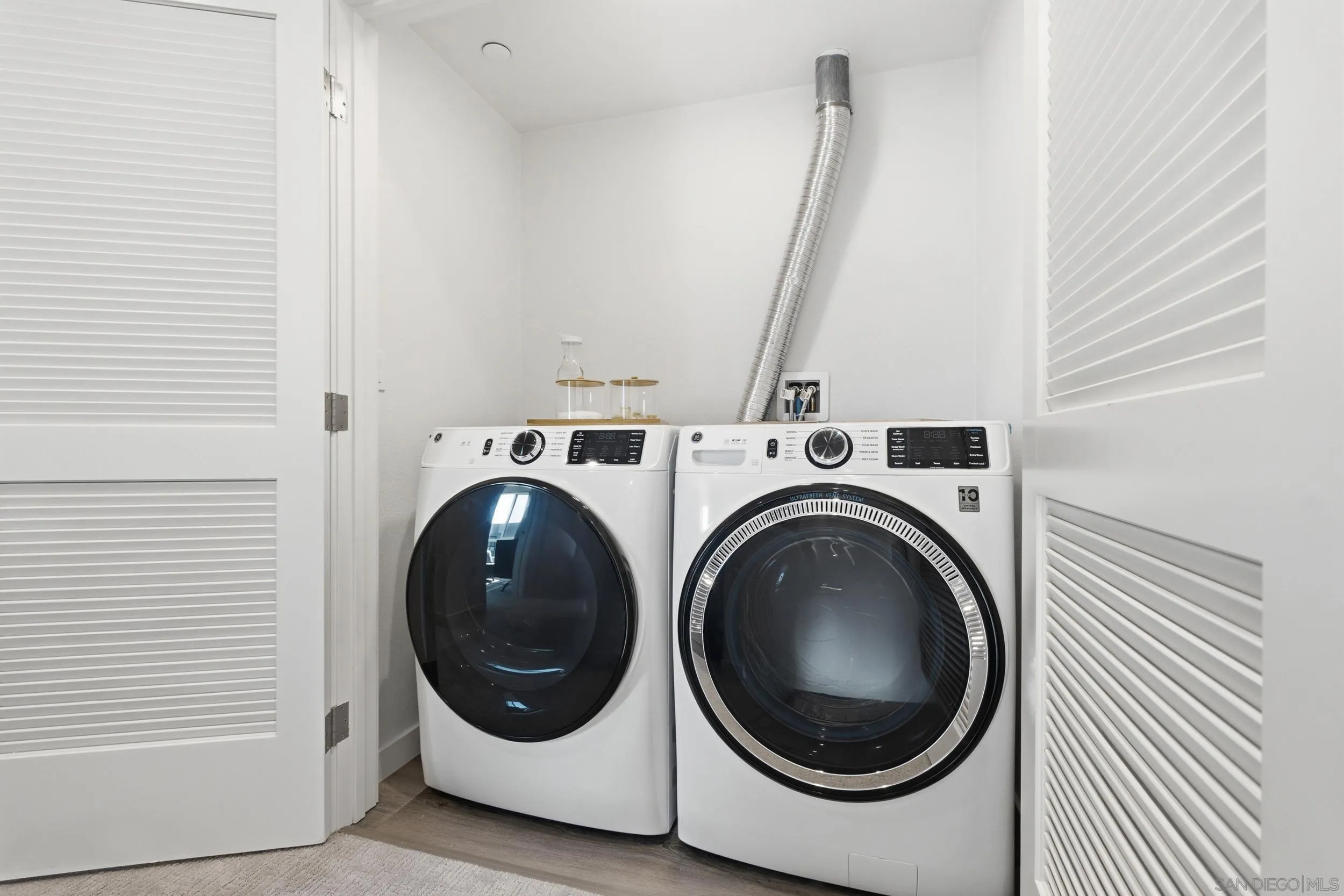 https://cdn.realtyfeed.com/cdn/127/260020905/db823f85a82ee86a013bfee831e01e00.webp