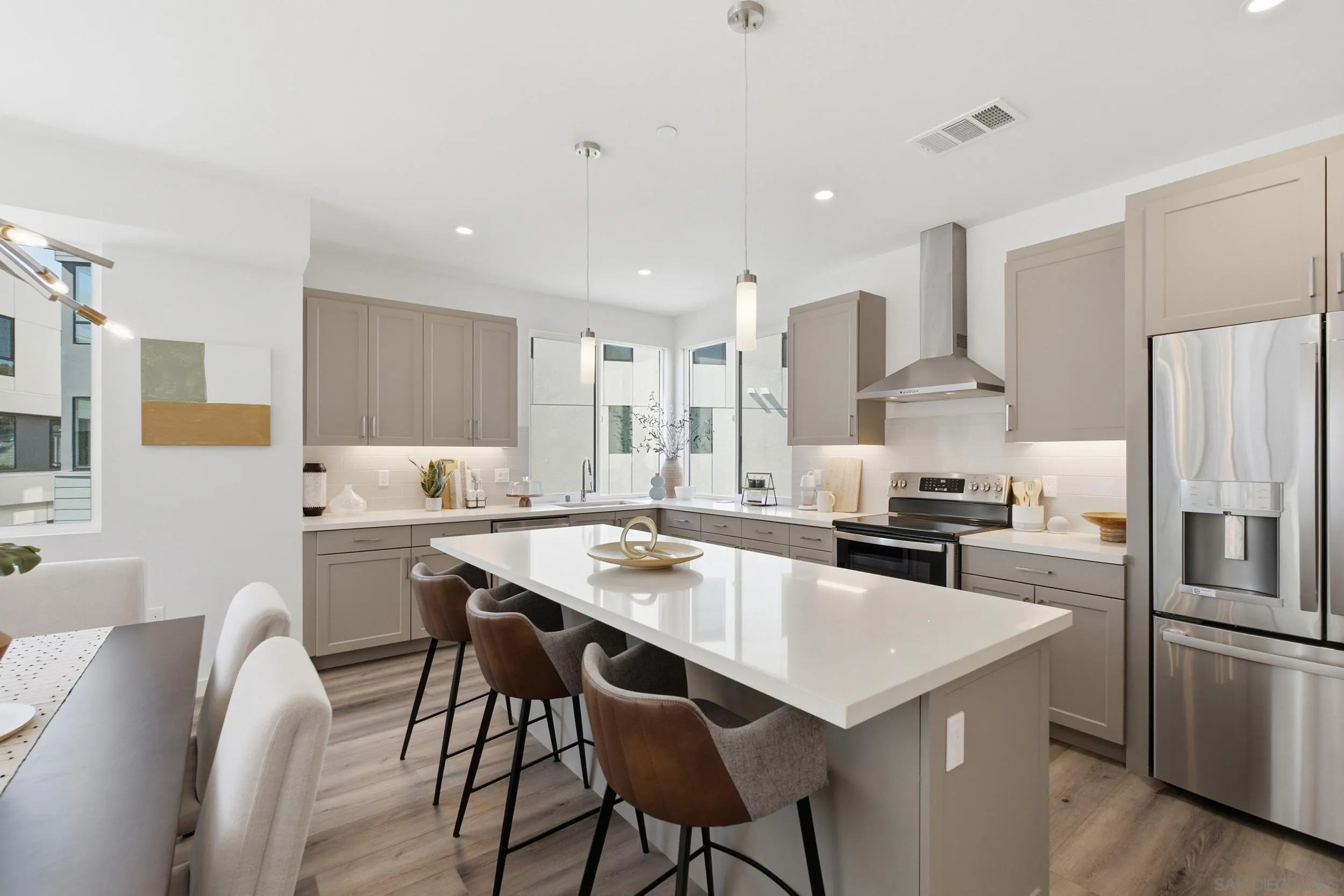 https://cdn.realtyfeed.com/cdn/127/260020905/e710fd6f08d1d2f16cfc51f92bc39afe.webp