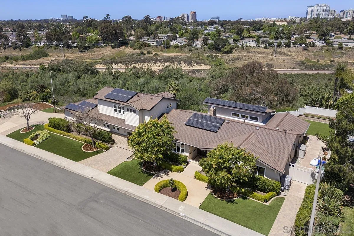 https://cdn.realtyfeed.com/cdn/127/260020906/2d7b2d8c931cec7a4c26825b0560ff7e.webp