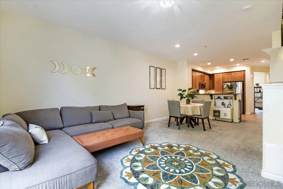 https://cdn.realtyfeed.com/cdn/127/260020907/06afa339faaec863aff1383151b98dc8.webp