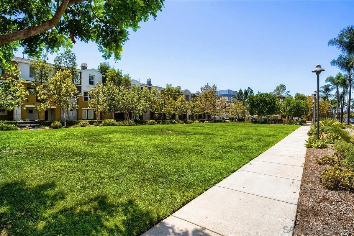 https://cdn.realtyfeed.com/cdn/127/260020907/c3cf2a4bcca3c8d082c3a3797eebaa49.webp