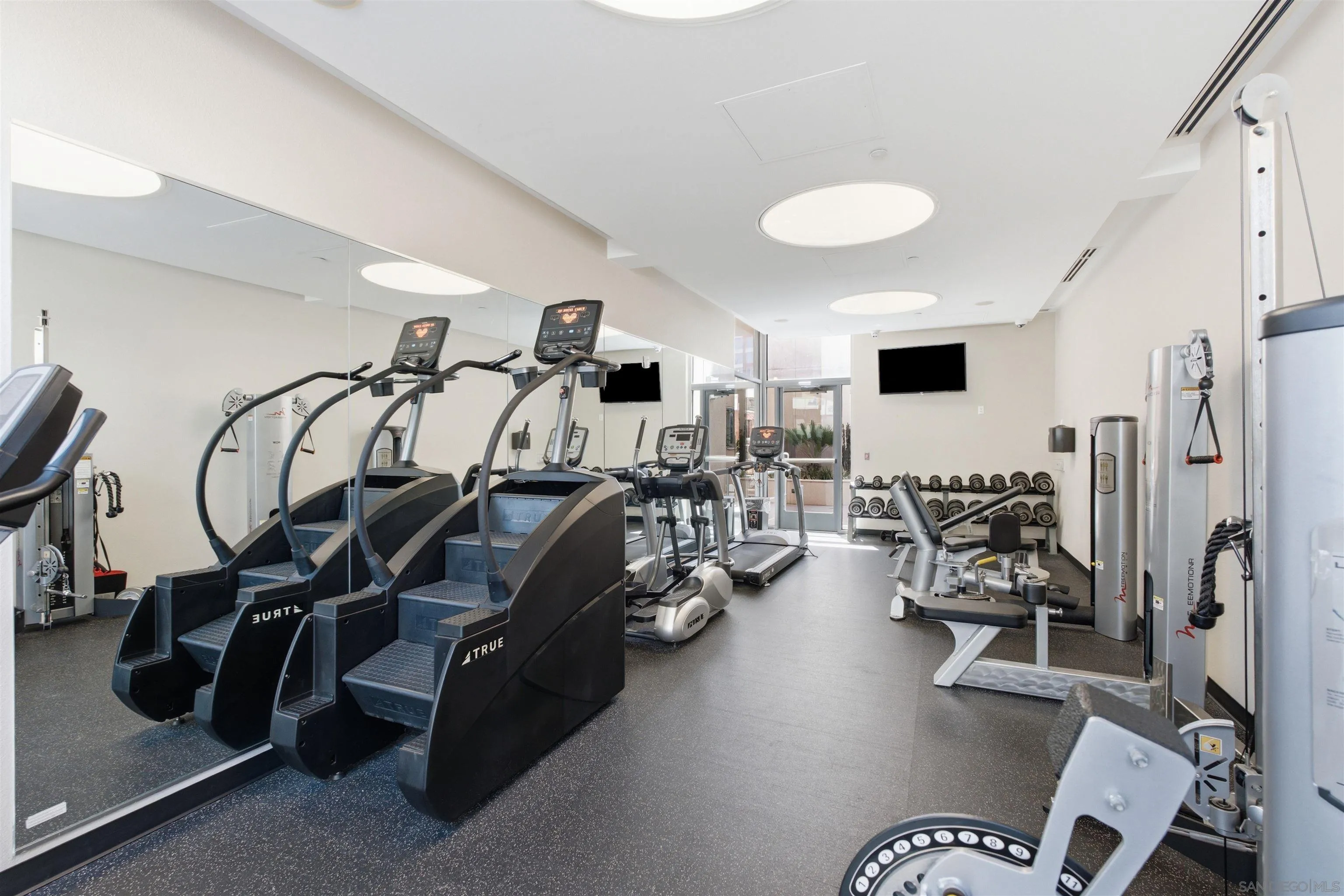 https://cdn.realtyfeed.com/cdn/127/260020914/471308c82f930b7954323e840f94d051.webp