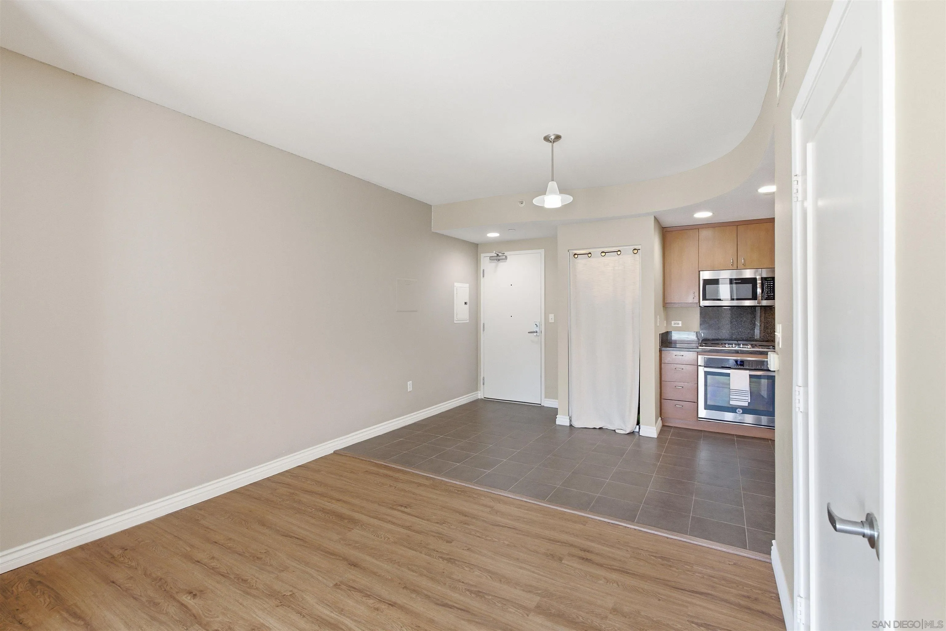 https://cdn.realtyfeed.com/cdn/127/260020914/542850f557b54f6ec60b9f6a52d8be80.webp