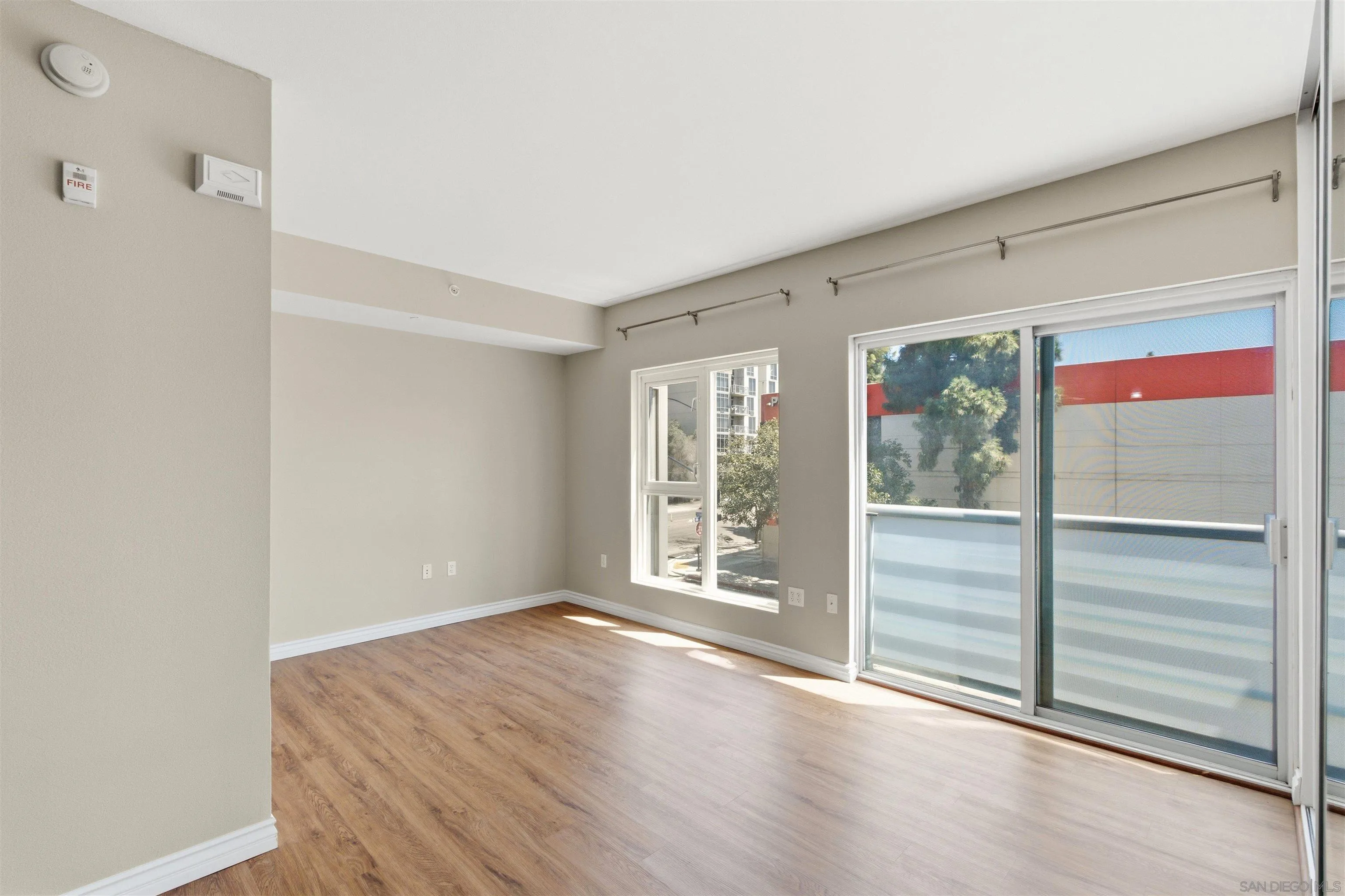https://cdn.realtyfeed.com/cdn/127/260020914/8c7af06890f23693c5b8c933209e4e42.webp