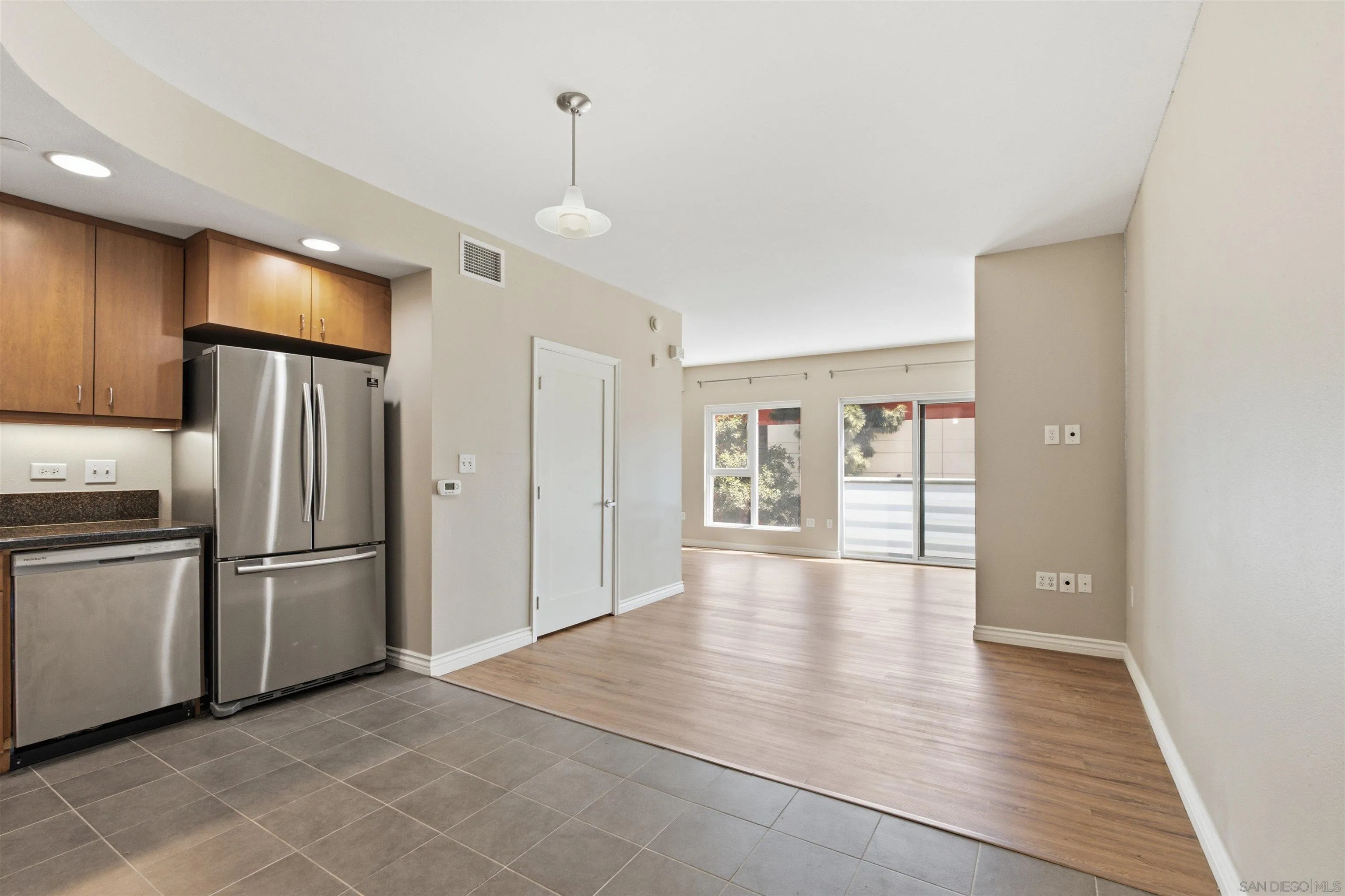 https://cdn.realtyfeed.com/cdn/127/260020914/cfe87470c6f19c0fecd678da9fb5b267.webp
