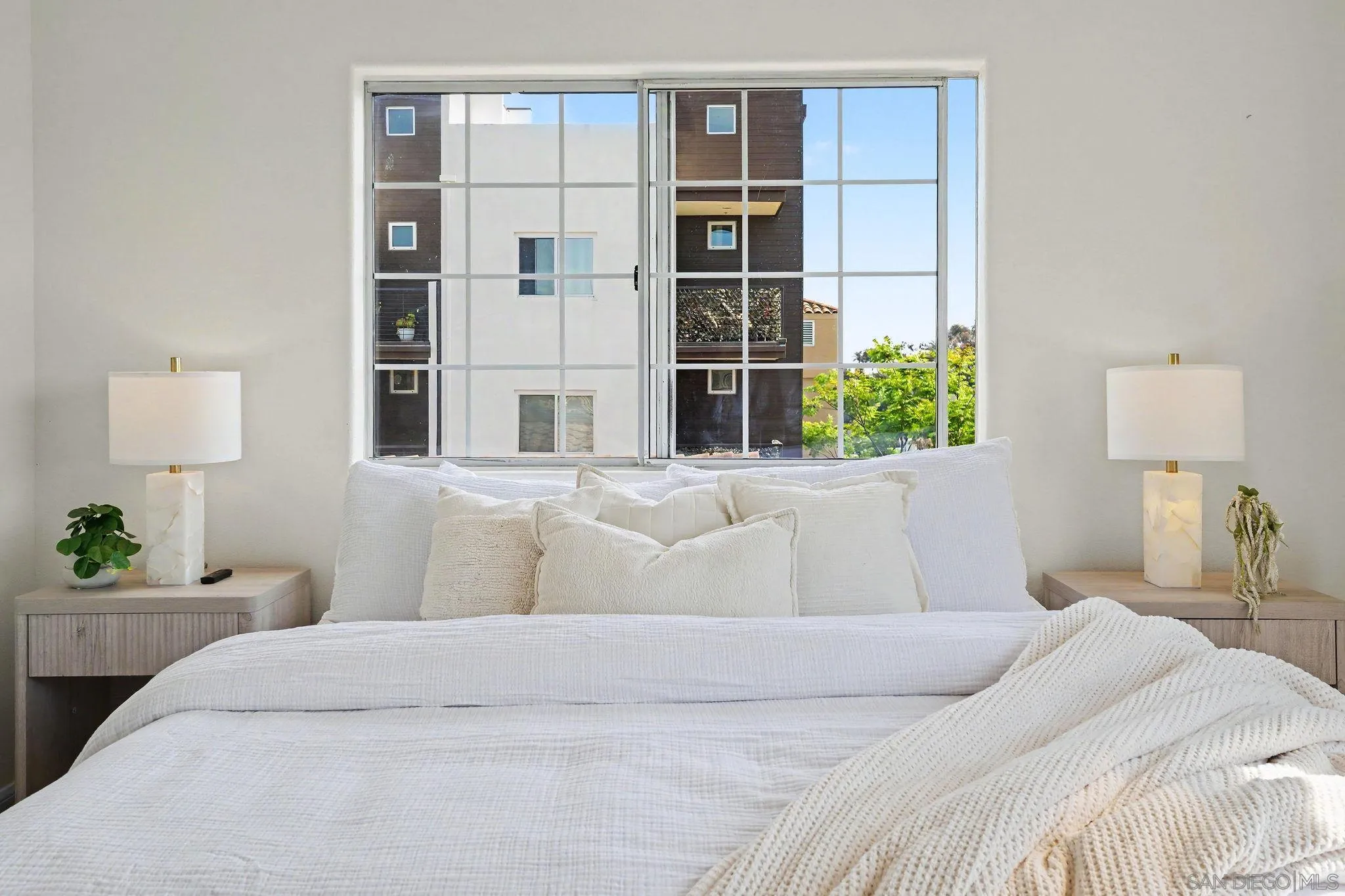 https://cdn.realtyfeed.com/cdn/127/260020918/0a7f879f9525e0da7bb8f9ef79220b90.webp