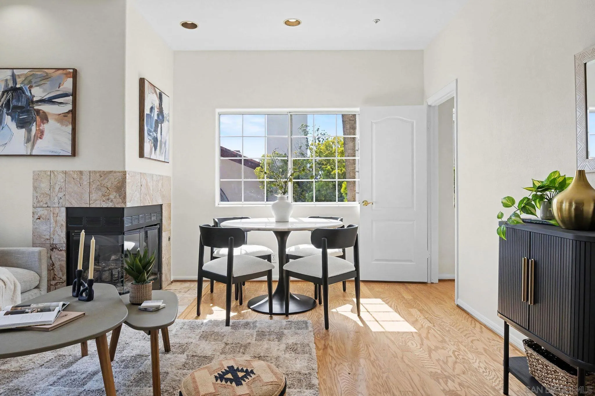 https://cdn.realtyfeed.com/cdn/127/260020918/d48ffed2711a0ffb64e09d8c04b383bd.webp