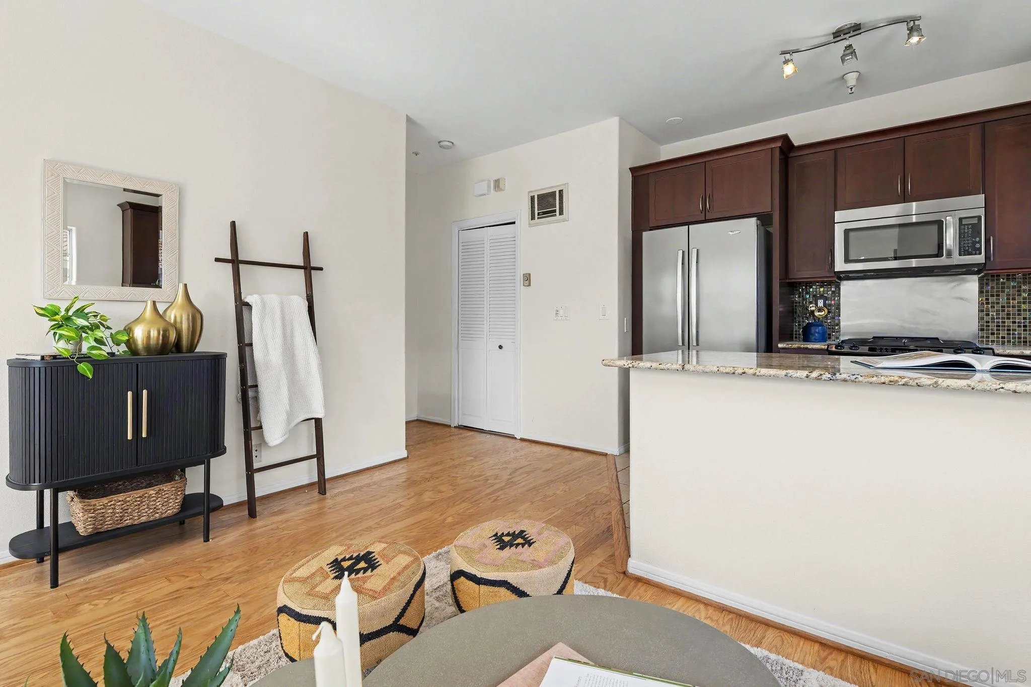 https://cdn.realtyfeed.com/cdn/127/260020918/dd1208b8ee46b684af66283fa8efc194.webp