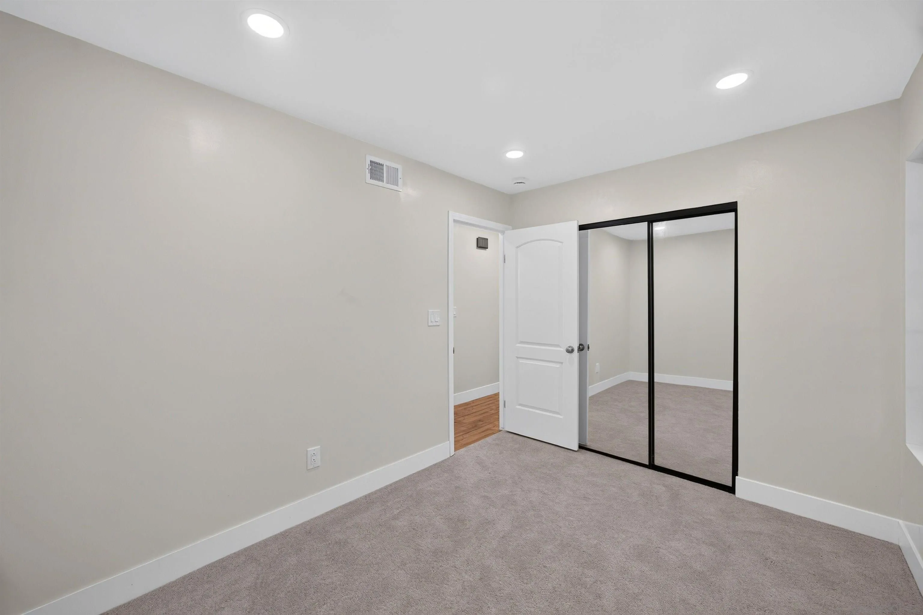 https://cdn.realtyfeed.com/cdn/127/260020919/0359e43b15dfcc945220cc1d160f3b51.webp