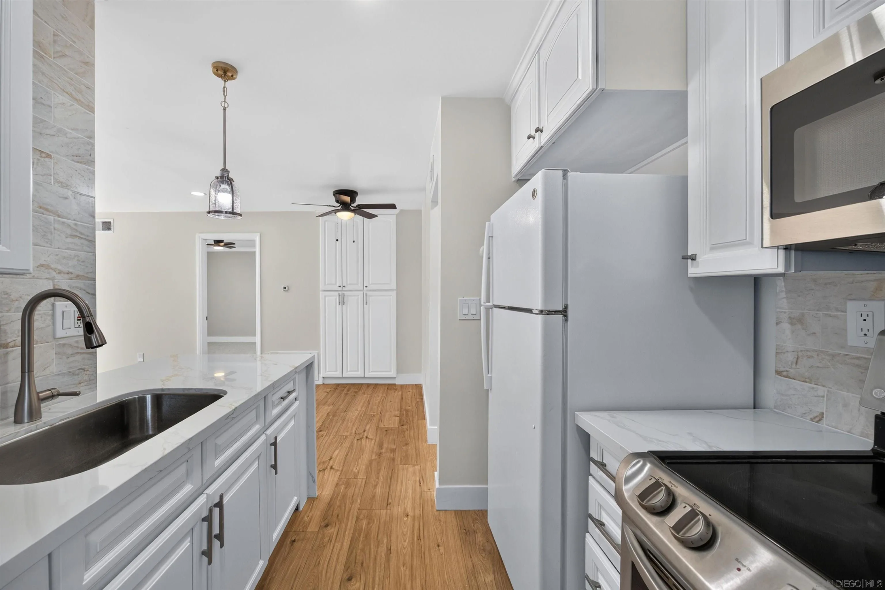 https://cdn.realtyfeed.com/cdn/127/260020919/0bfa01e90e9ed7c9c2a06a873cb575ec.webp