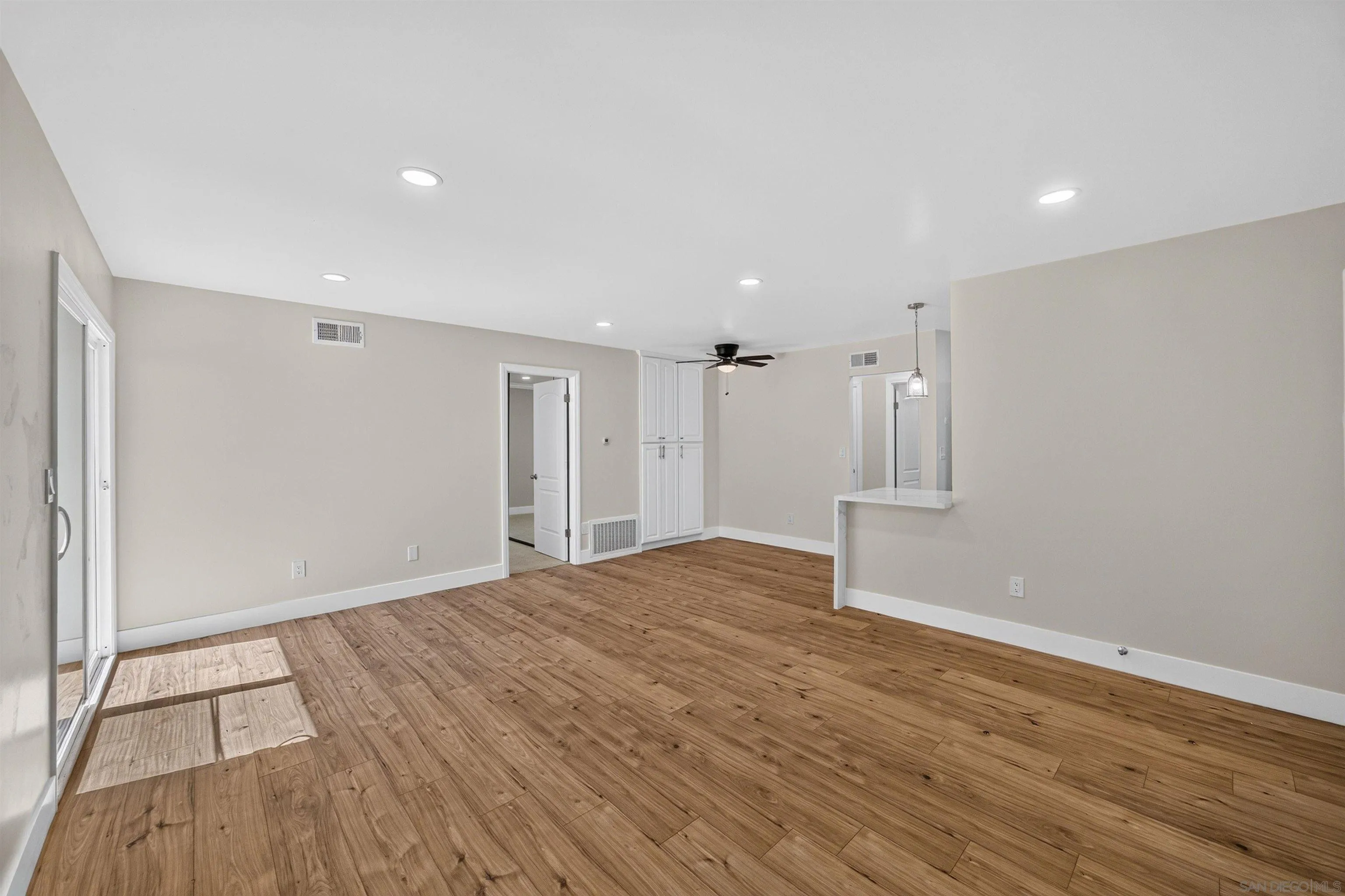 https://cdn.realtyfeed.com/cdn/127/260020919/197b72a740a8266f2518fab6d1ef4f7a.webp