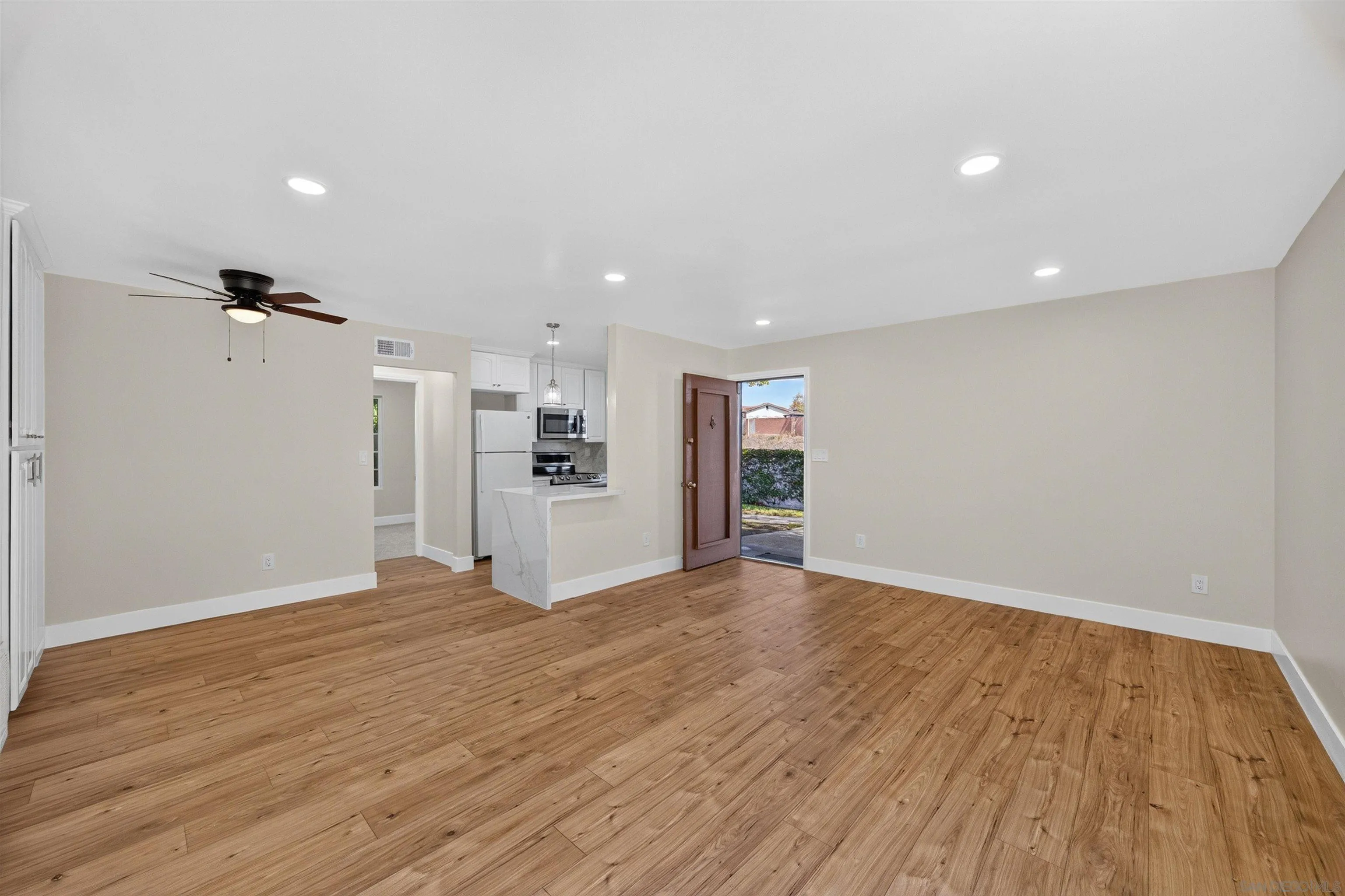 https://cdn.realtyfeed.com/cdn/127/260020919/2d3b504636692c5d29072242c9af5803.webp
