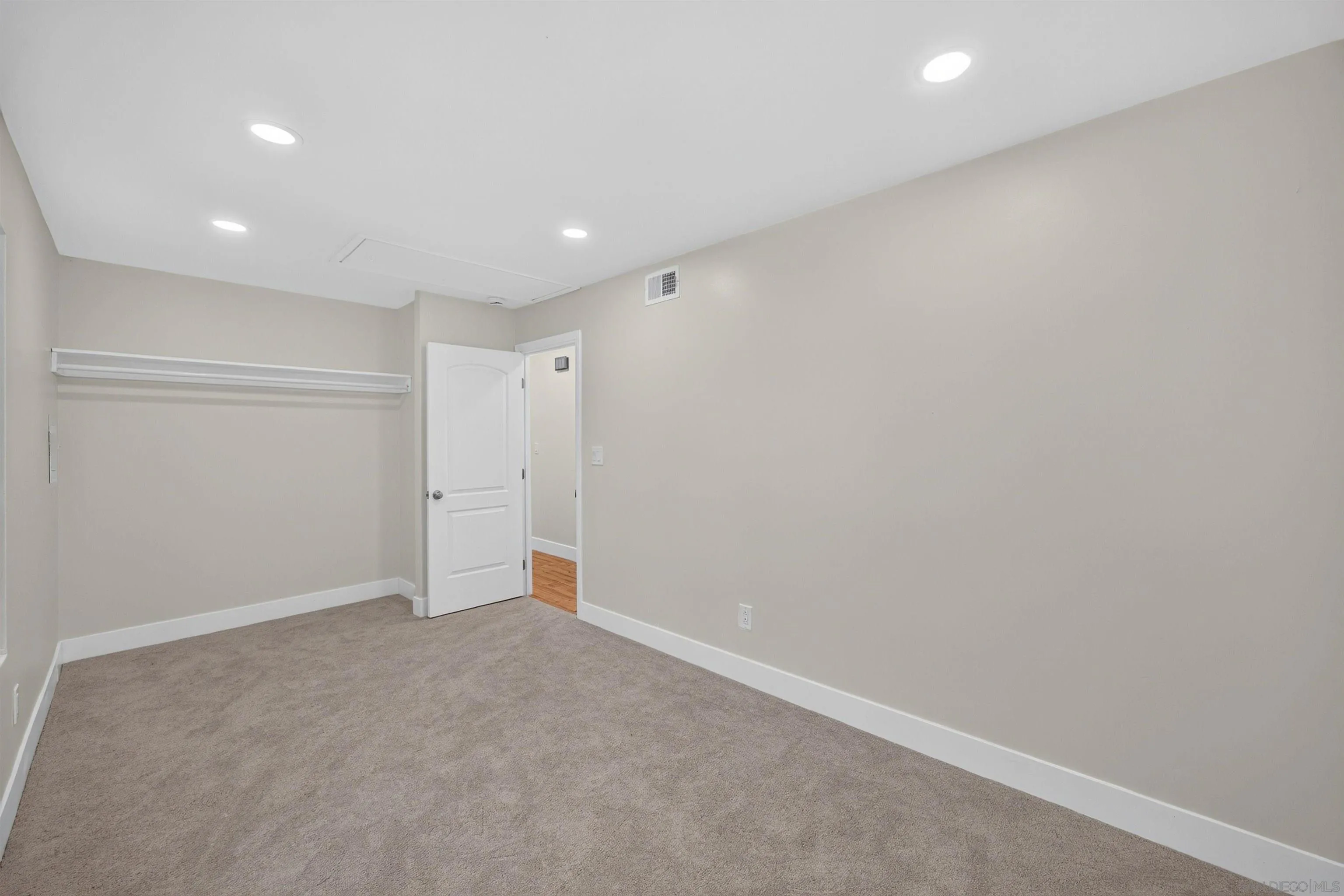 https://cdn.realtyfeed.com/cdn/127/260020919/30ab673efdee369353d0a1cddd674661.webp