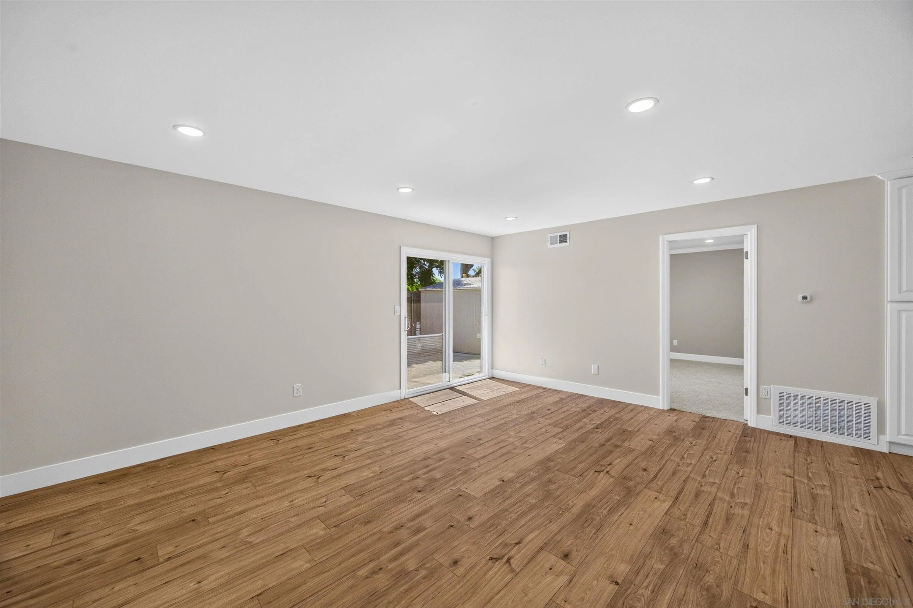 https://cdn.realtyfeed.com/cdn/127/260020919/884e49ab473497f215550fed5c3c3362.webp