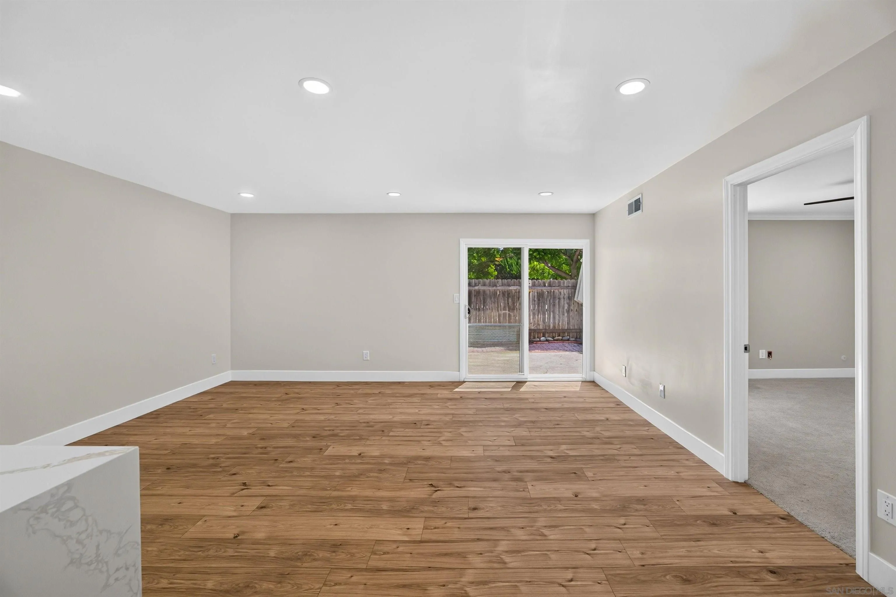 https://cdn.realtyfeed.com/cdn/127/260020919/acfb5c5770f67aab15e2457e7c21f5e9.webp