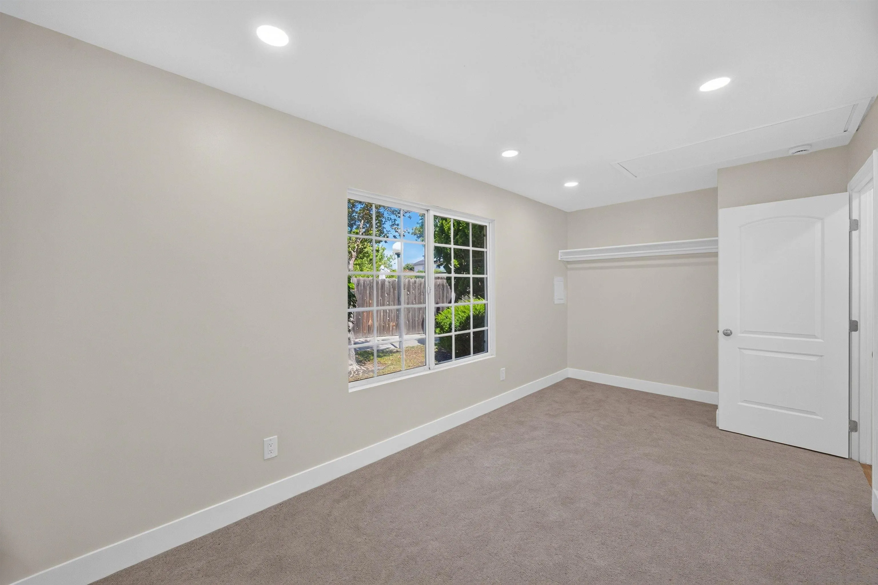 https://cdn.realtyfeed.com/cdn/127/260020919/fbec0900c03ddbb6dc66d816be1fd8b5.webp