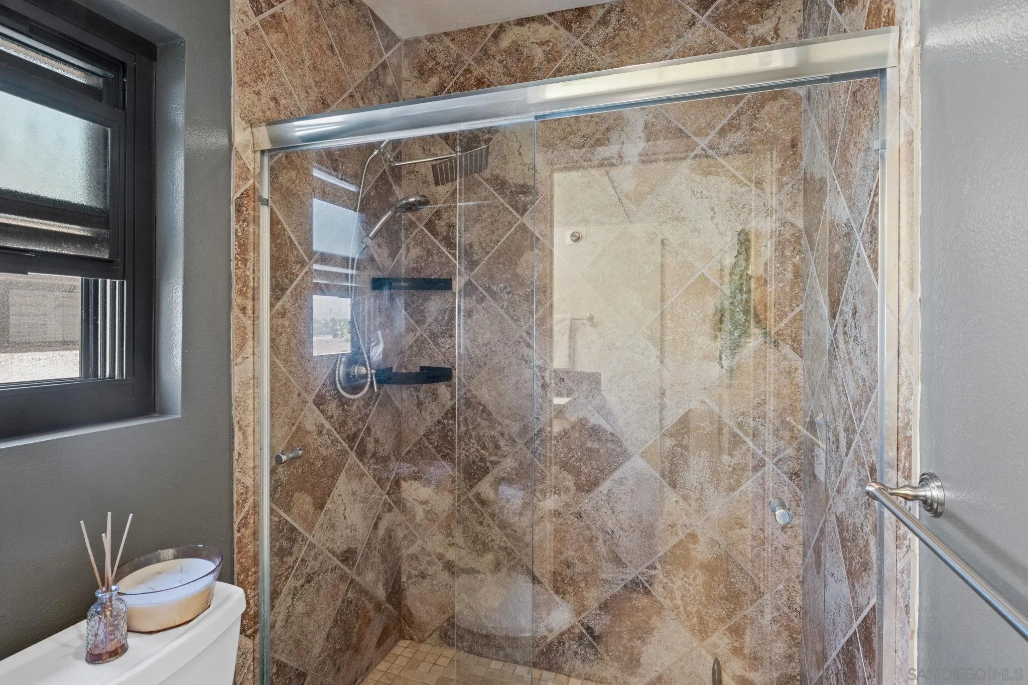 https://cdn.realtyfeed.com/cdn/127/260020920/2b2f340654d039854fe424122293b73b.webp