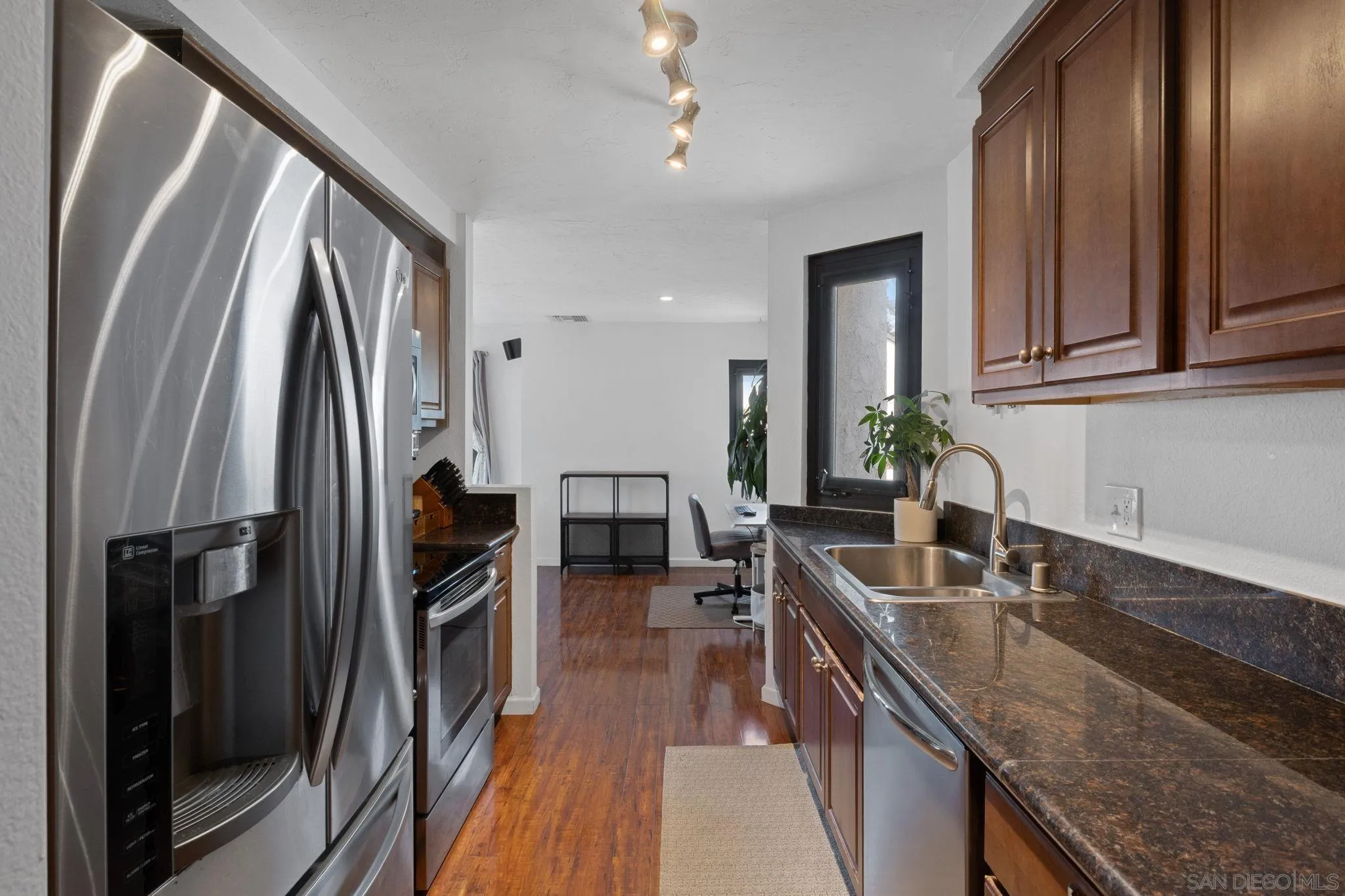 https://cdn.realtyfeed.com/cdn/127/260020920/6e35d74c2b3d0af9f2ba3d40df23c5c3.webp