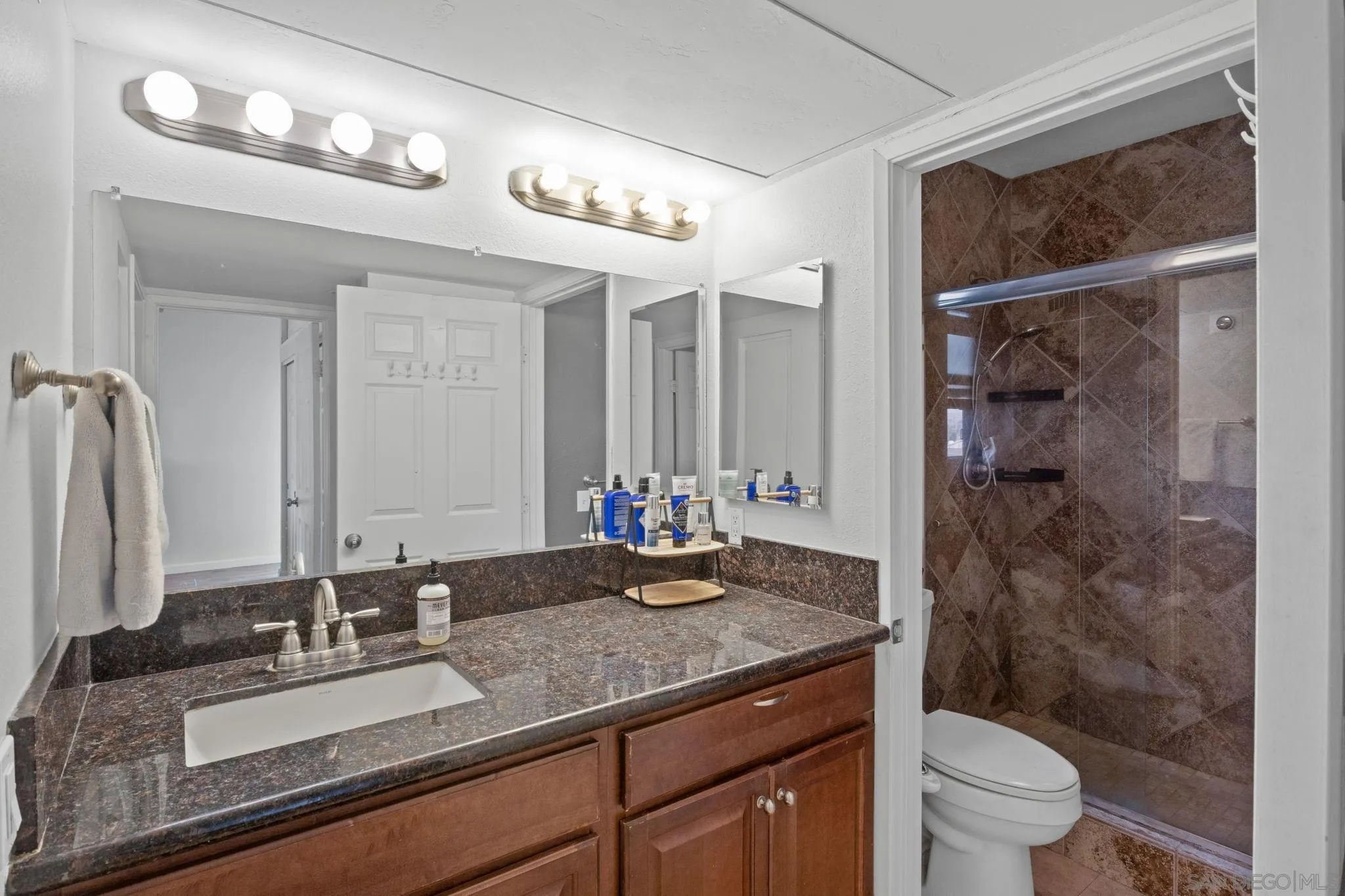 https://cdn.realtyfeed.com/cdn/127/260020920/7a8ee210533b6b556fc39a69be88e24e.webp