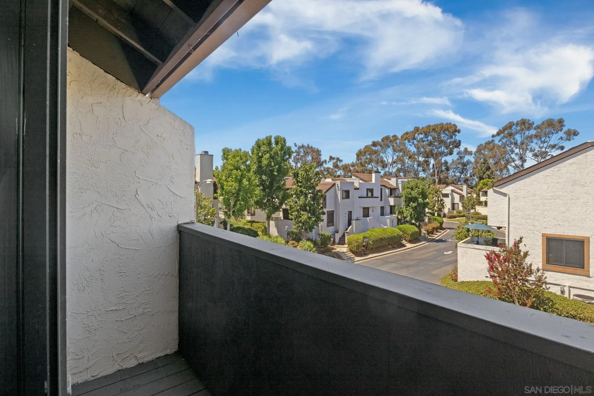 https://cdn.realtyfeed.com/cdn/127/260020920/8aa20b6e0db0b9d38c83fec0e944f557.webp