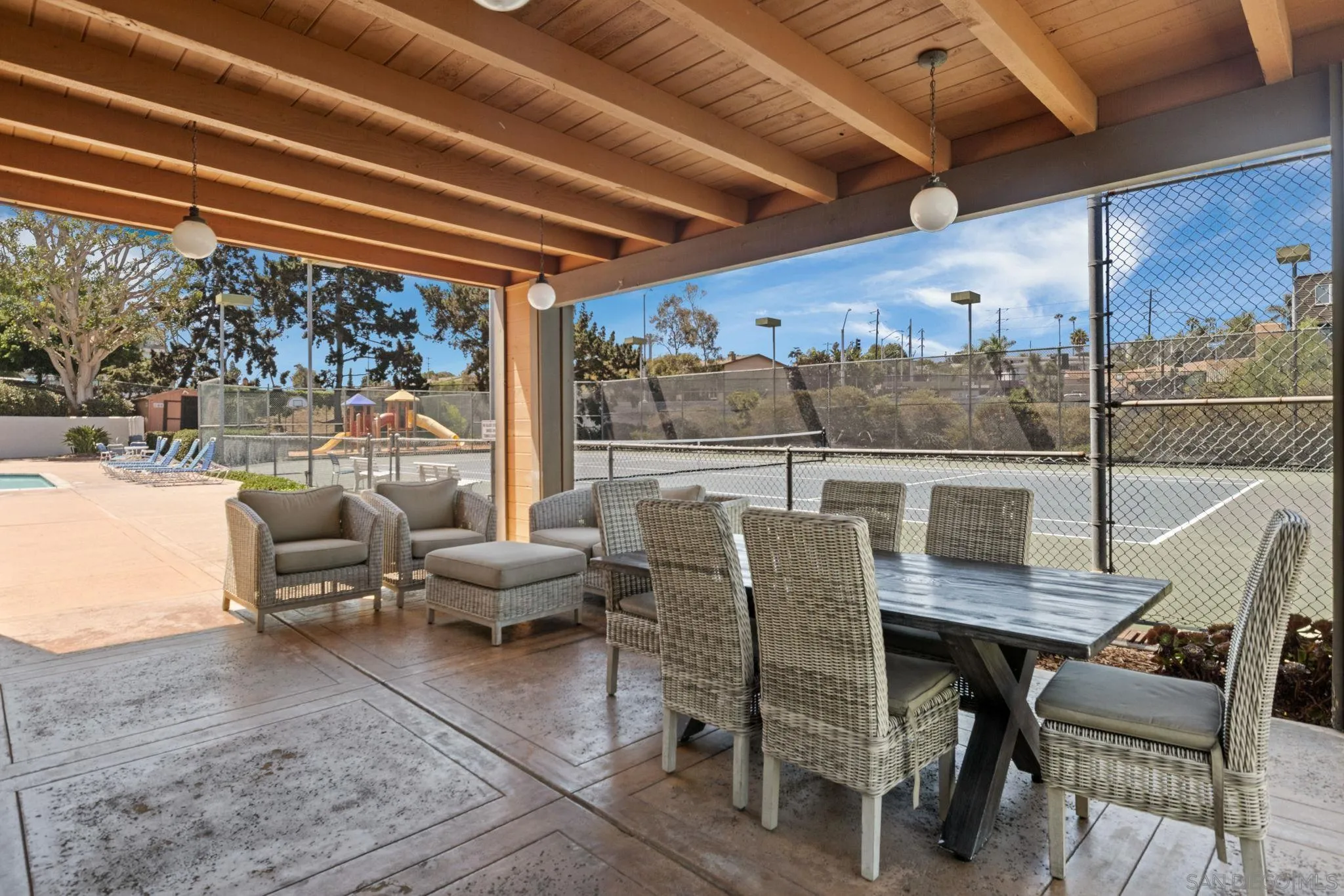 https://cdn.realtyfeed.com/cdn/127/260020920/cdb26952fd6ae645590aee6966410ac1.webp