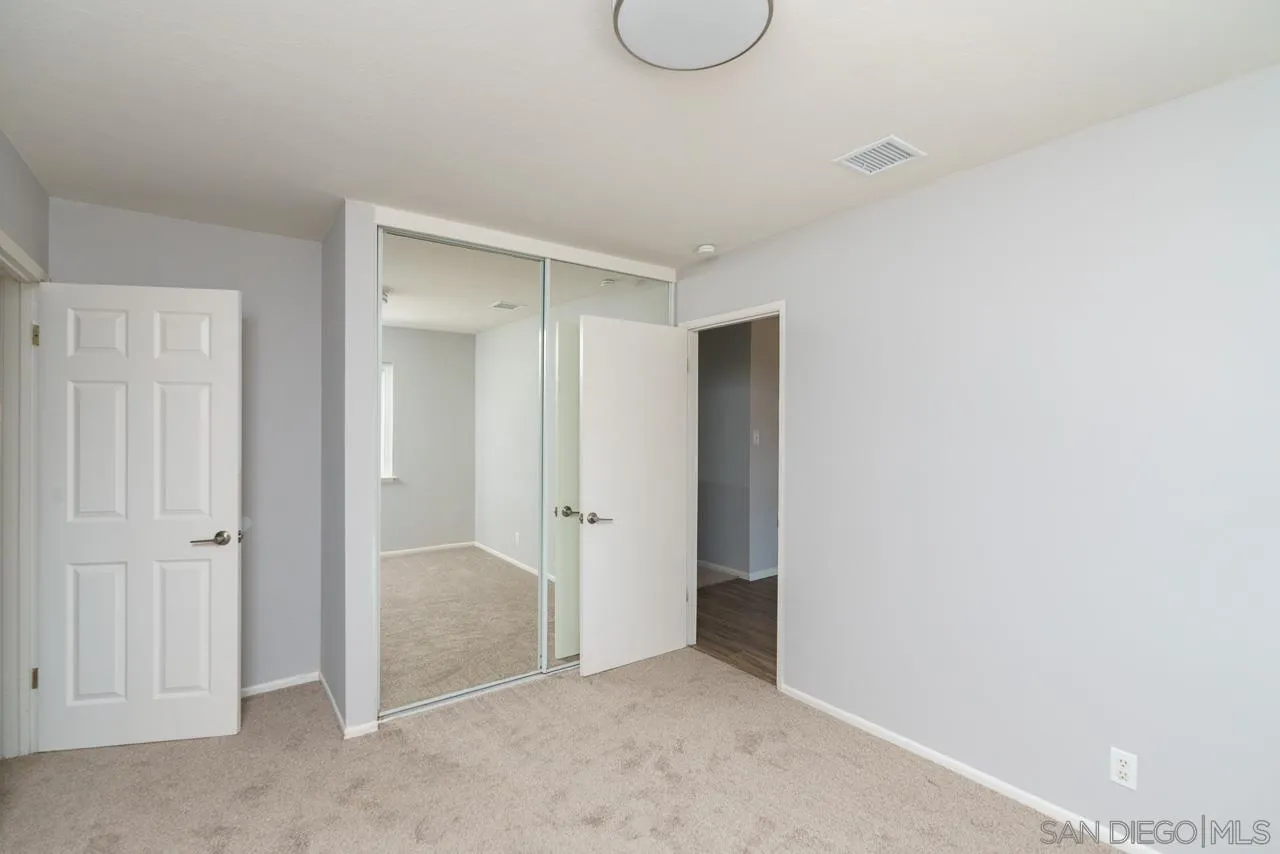 https://cdn.realtyfeed.com/cdn/127/260020922/1b454f4cb674256d22f88c4eedc5e0ef.webp