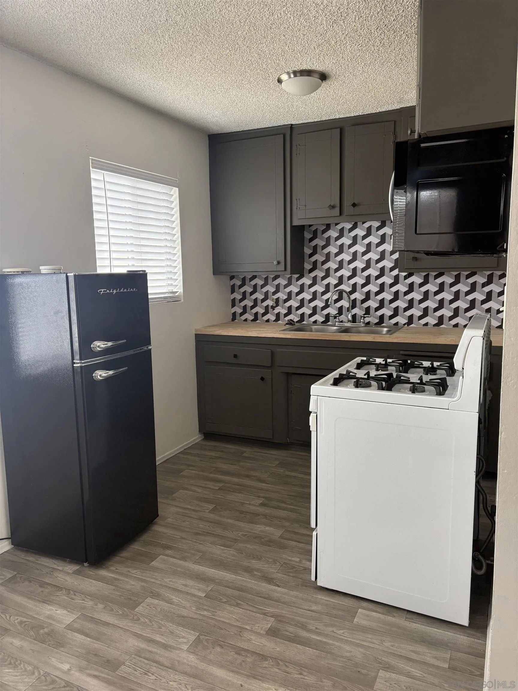 725-729 B Ave, National City, CA 91950 - Photo 5 of 6, National City, CA
