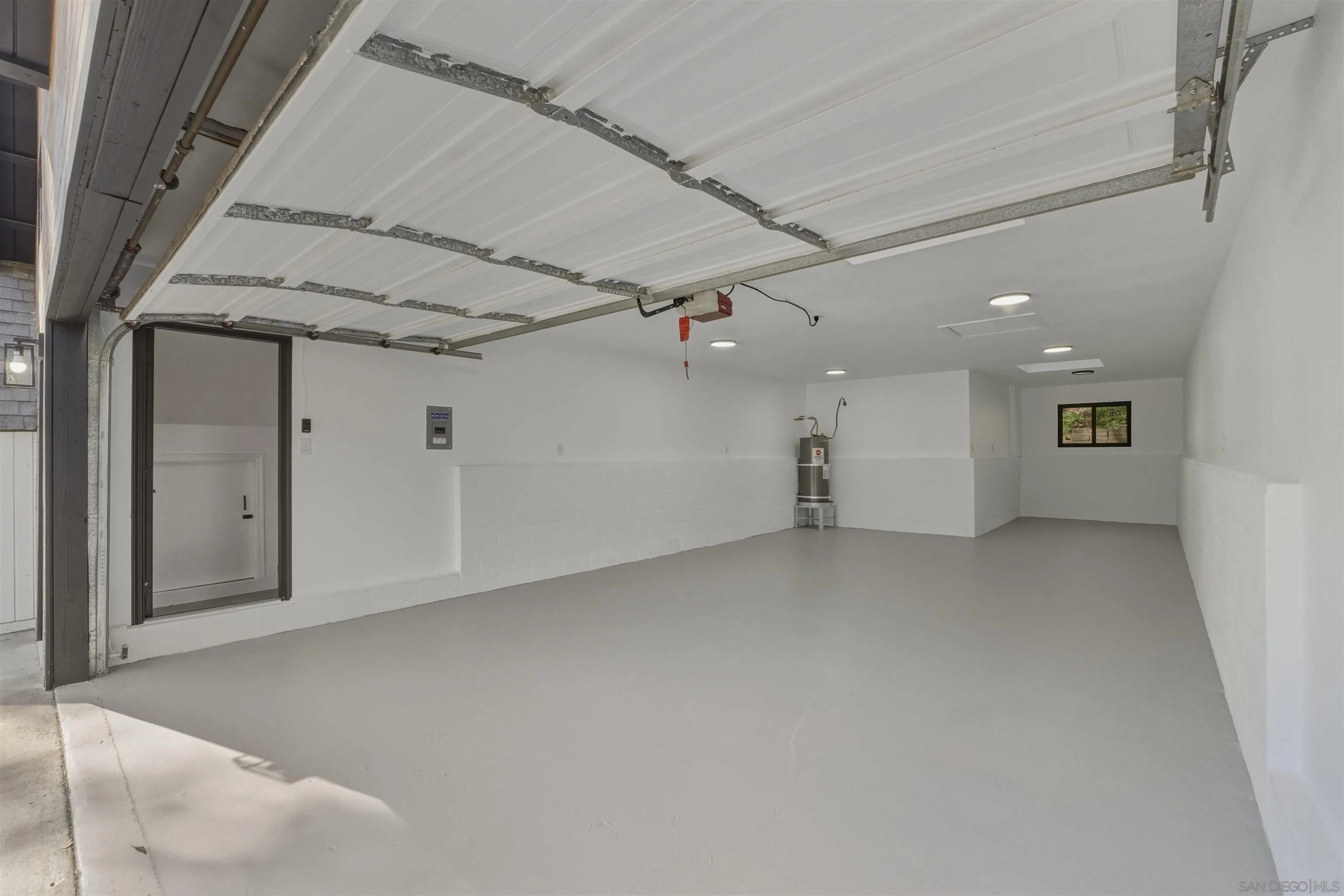 https://cdn.realtyfeed.com/cdn/127/260020926/1c61213245e500f67bedad4593d79aba.webp