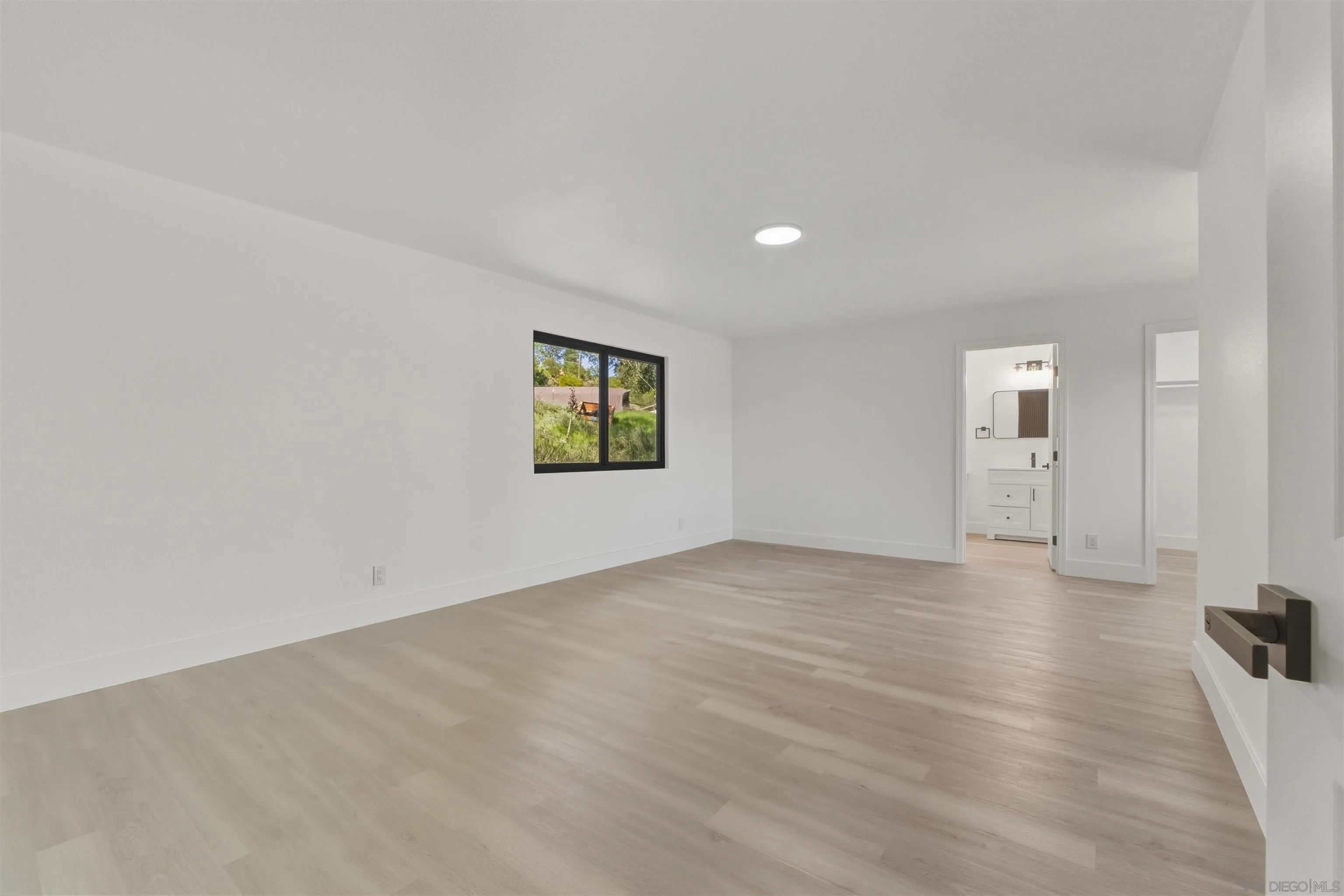 https://cdn.realtyfeed.com/cdn/127/260020926/55214dd8b4e258e58929afee80b063ac.webp