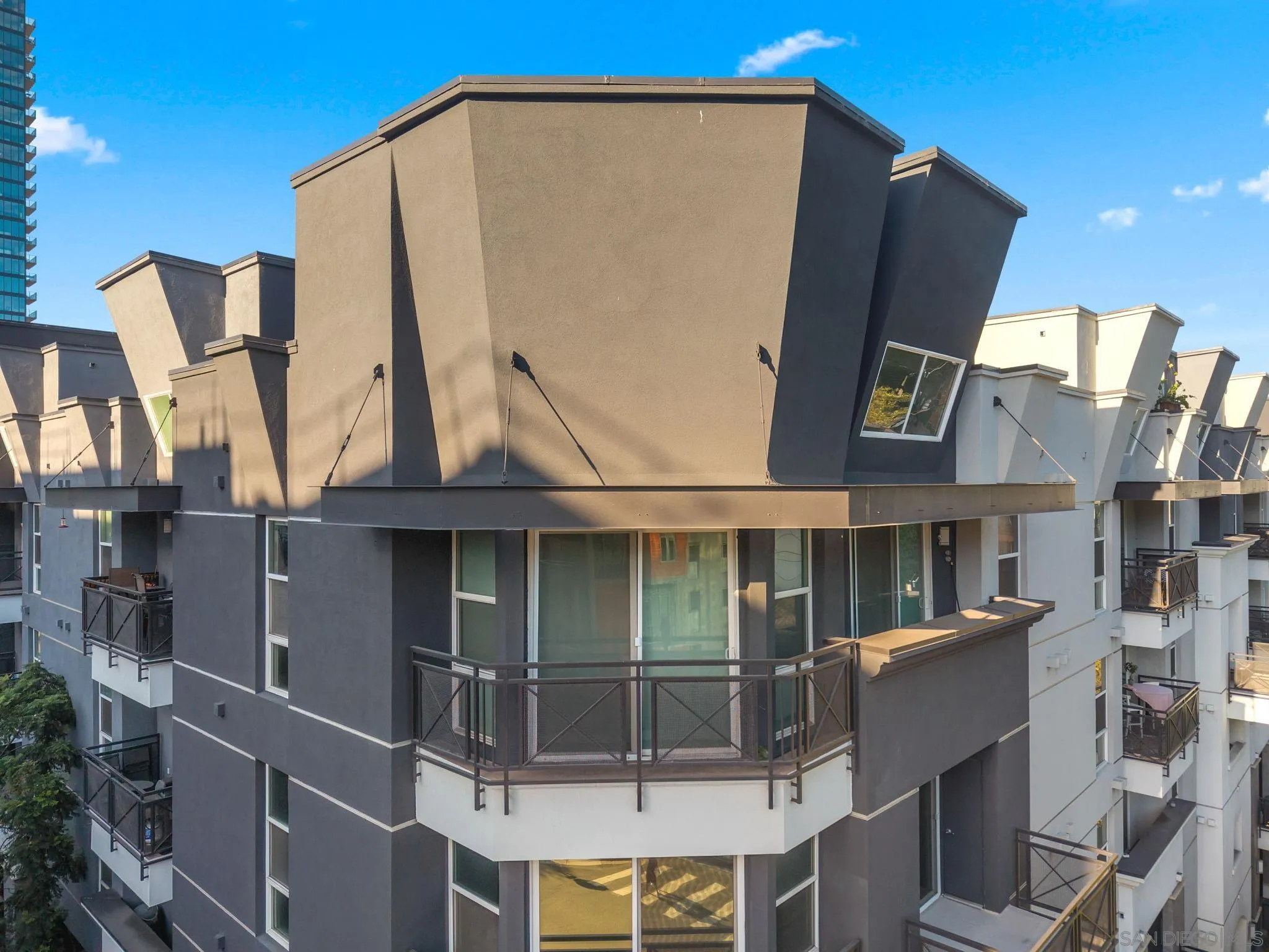 https://cdn.realtyfeed.com/cdn/127/260020927/43917bc5e13c5209e9bf5595ffd5a60a.webp