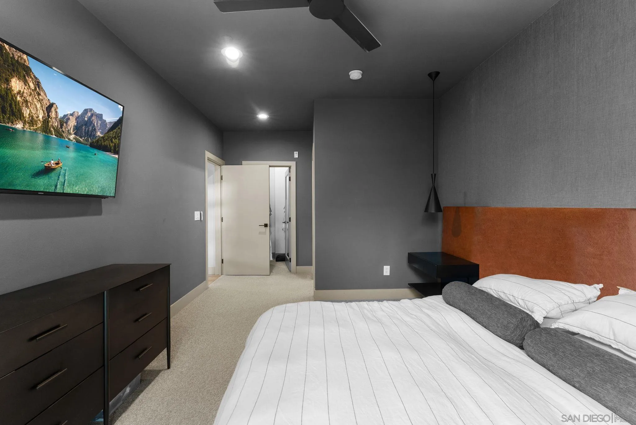 https://cdn.realtyfeed.com/cdn/127/260020927/aa407fd4be276fa9c7e4eae554ca1b3c.webp