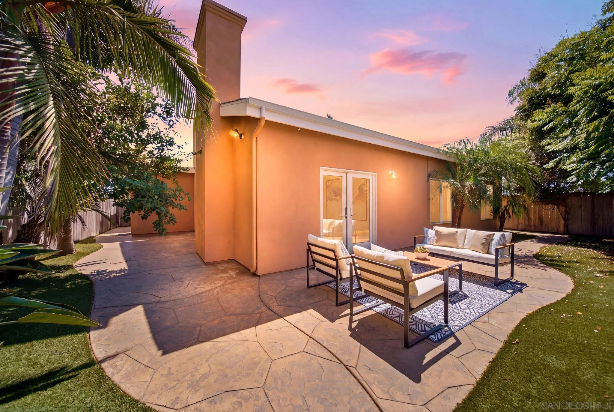 https://cdn.realtyfeed.com/cdn/127/260020929/58e534302088f458ce89e7eefca64e09.webp