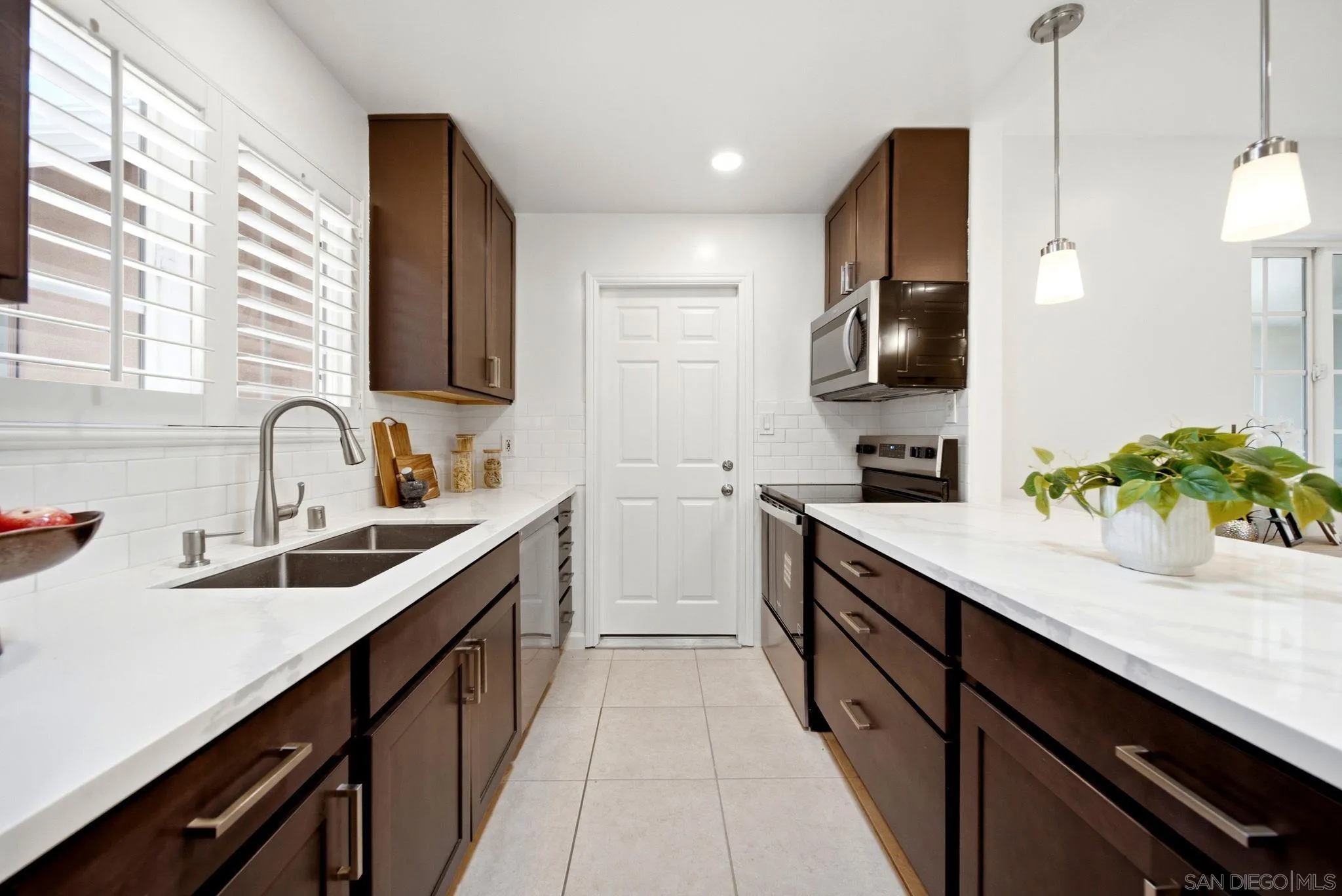 https://cdn.realtyfeed.com/cdn/127/260020929/67d8a991ffc15ac5ec44c1d511abcd6c.webp