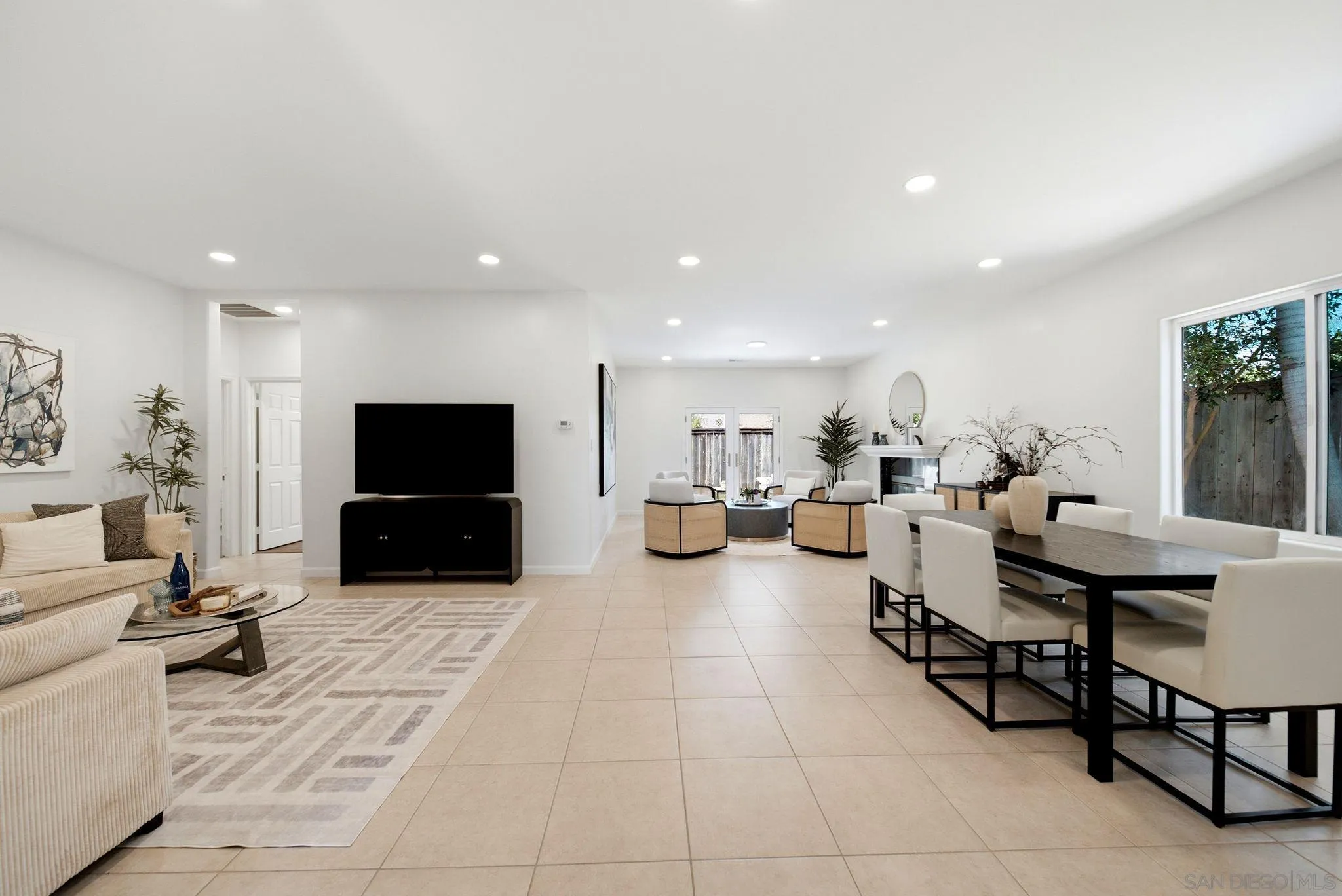 https://cdn.realtyfeed.com/cdn/127/260020929/720dbf5daa8b41c7215b70e9f50e397d.webp
