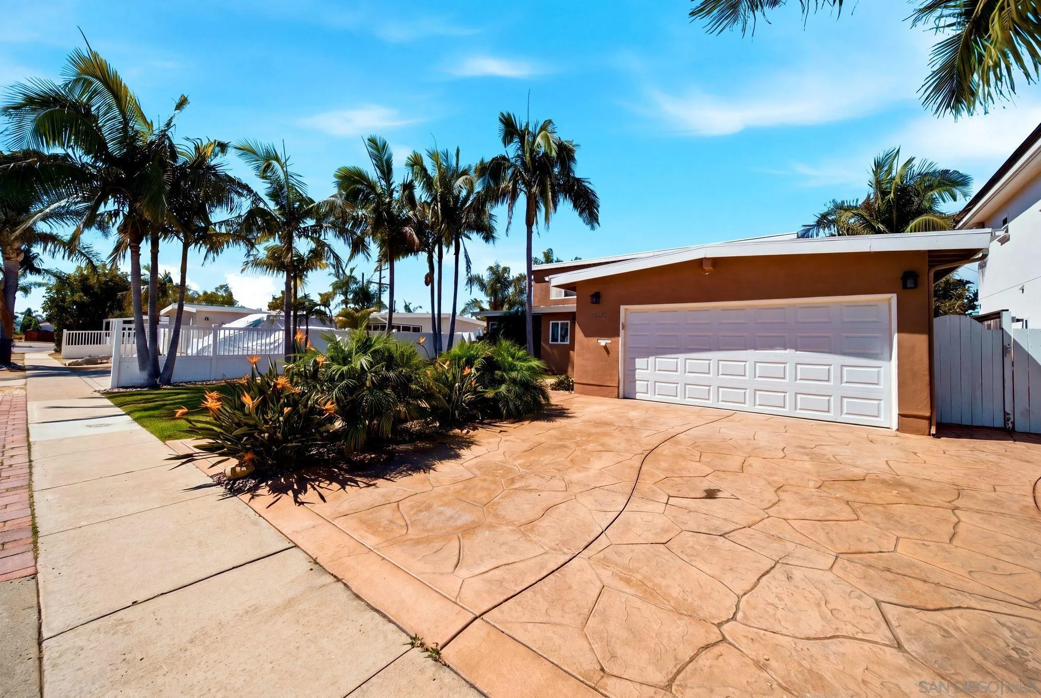 https://cdn.realtyfeed.com/cdn/127/260020929/bc38649ac46353fb3da1bc35c6925800.webp