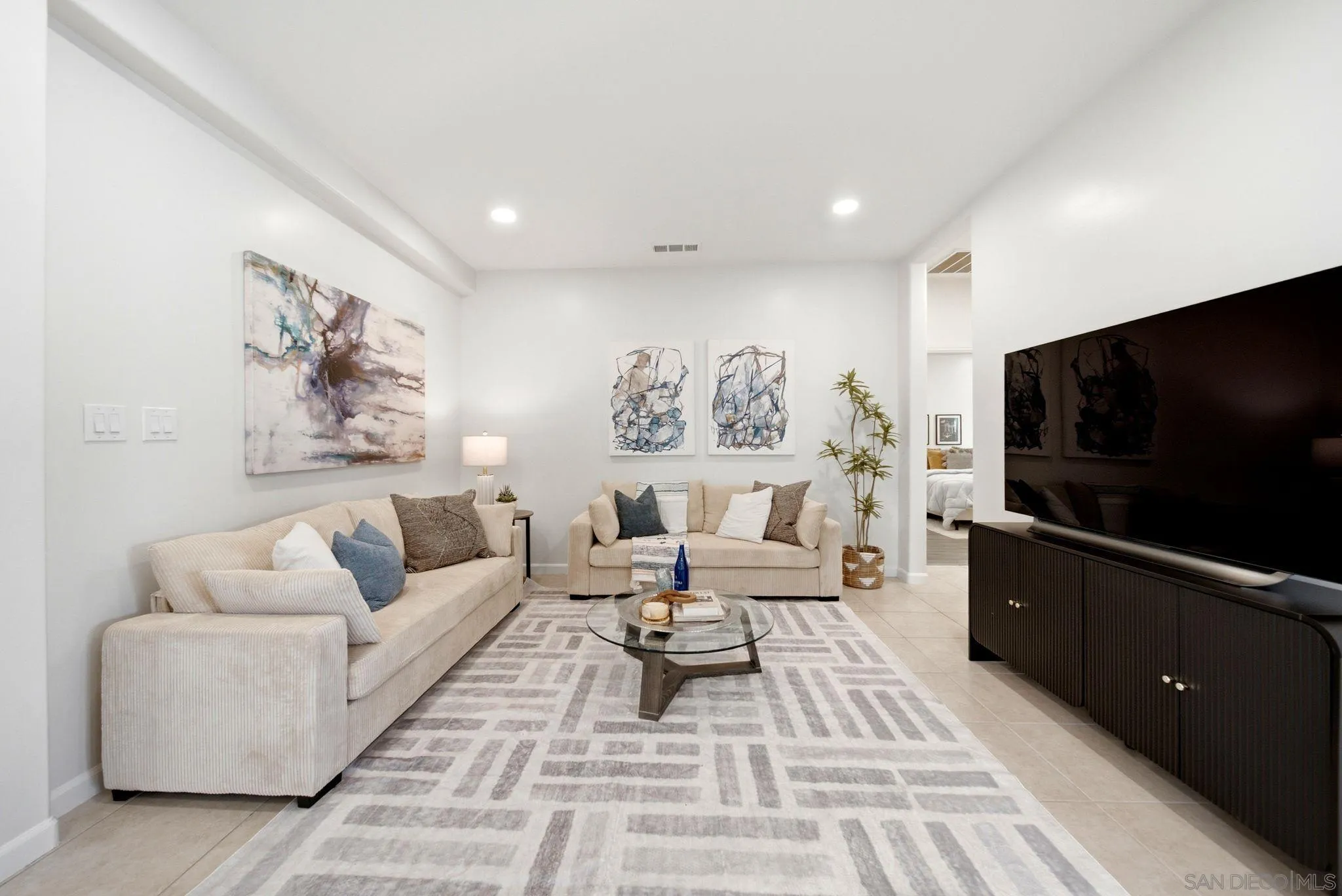https://cdn.realtyfeed.com/cdn/127/260020929/f7d0c88dd59cc53615673d0de8ff0f1d.webp