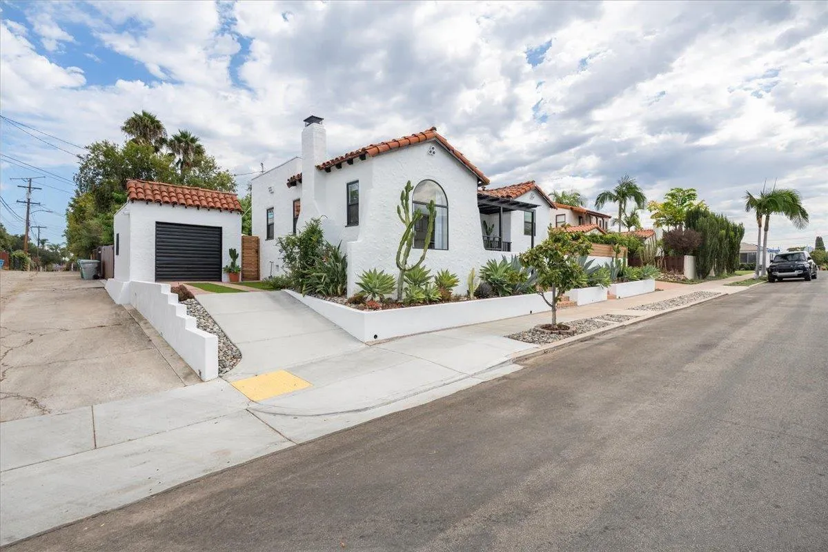 https://cdn.realtyfeed.com/cdn/127/260020930/230907d047f11b652223b5fa97168d15.webp