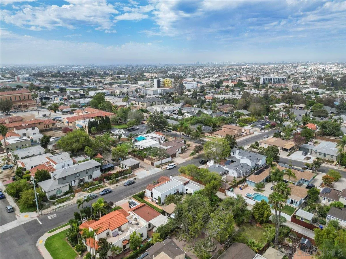 https://cdn.realtyfeed.com/cdn/127/260020930/9cd4867861e38d4b6e5a57e64590436f.webp