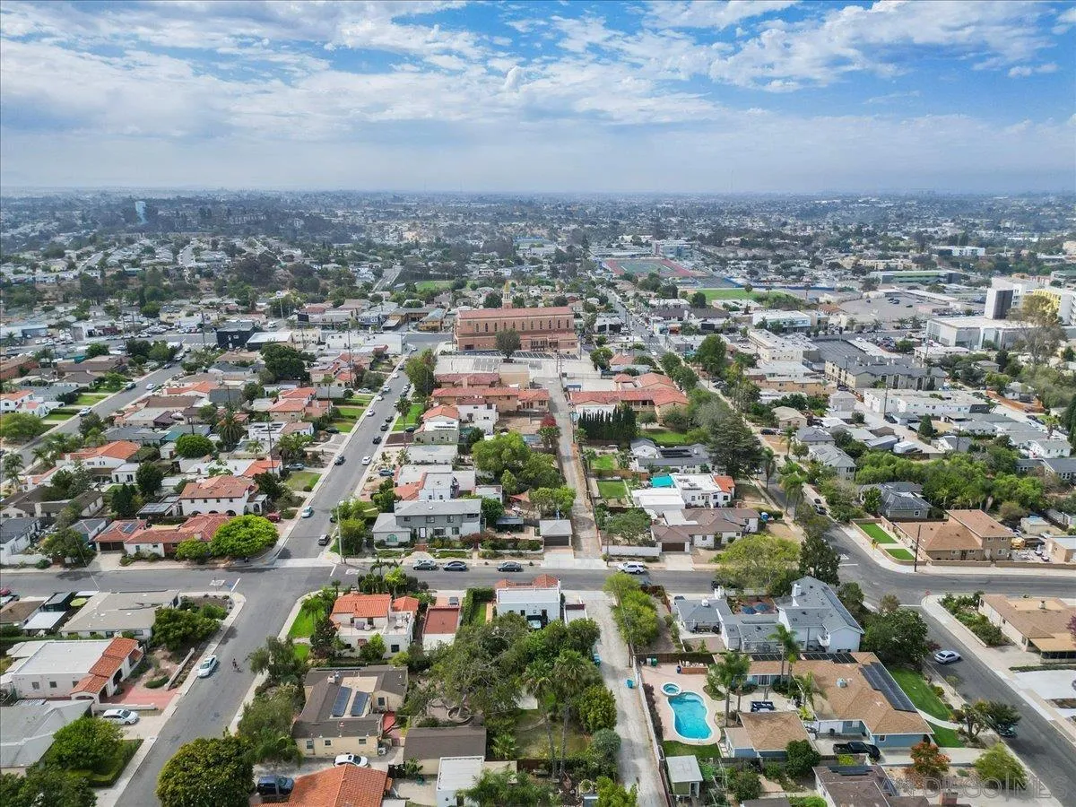 https://cdn.realtyfeed.com/cdn/127/260020930/c1e8409968a5df3f249330551e0346f3.webp