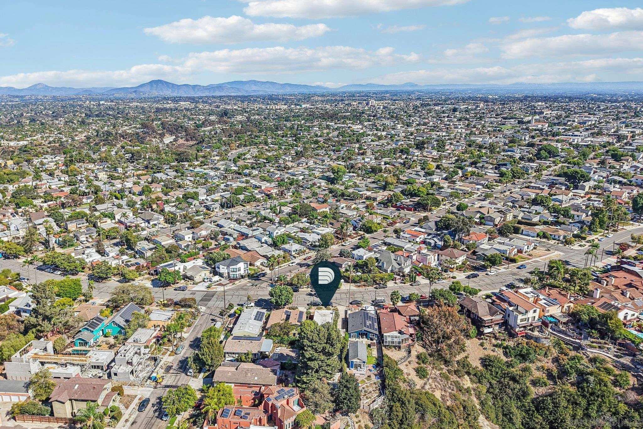 https://cdn.realtyfeed.com/cdn/127/260020935/724f8b8bc92da79914b188cc7ecad6bc.webp