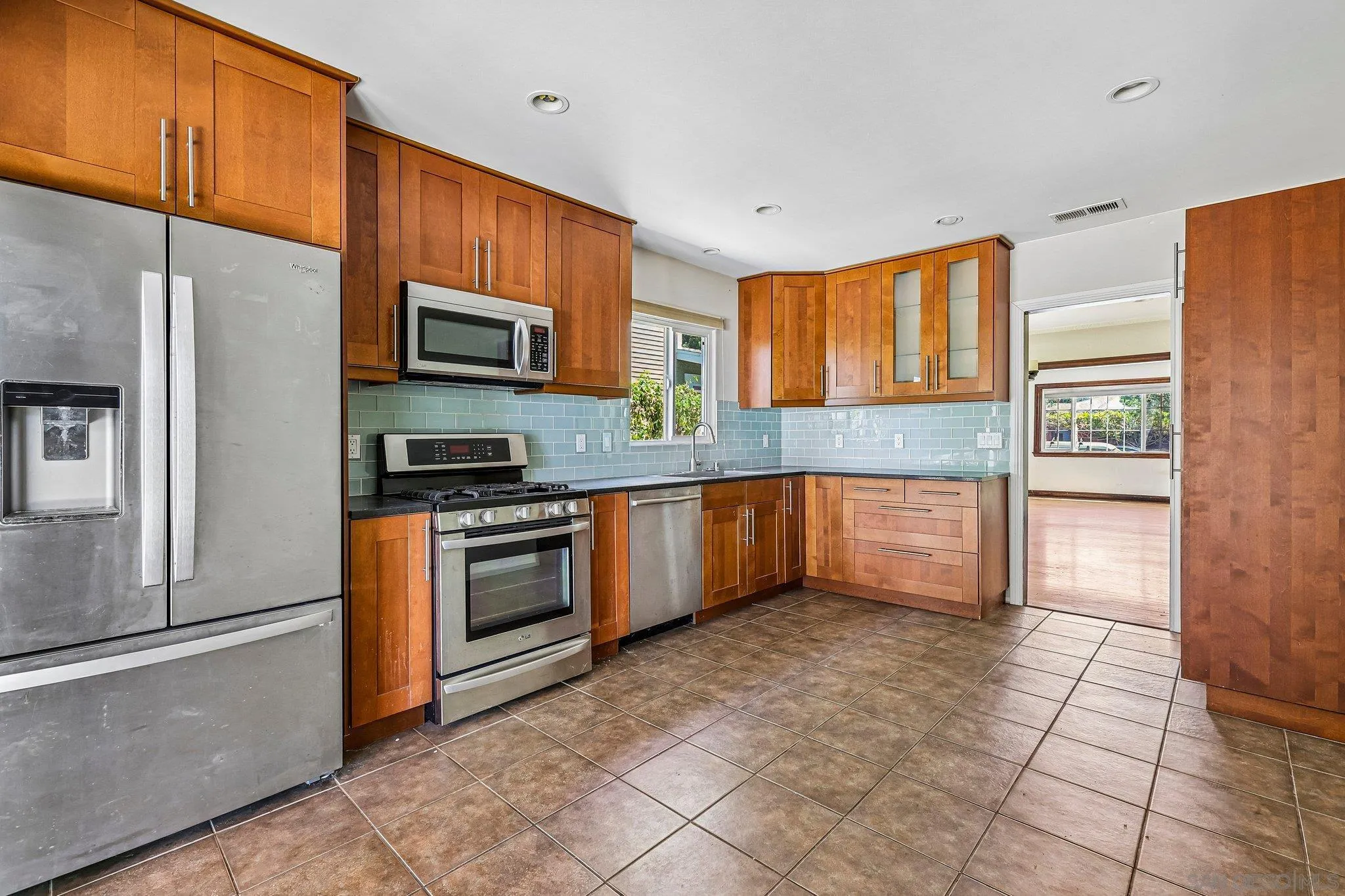 https://cdn.realtyfeed.com/cdn/127/260020935/7a165b6bbb8774e8e8bdd5ea6a30a367.webp