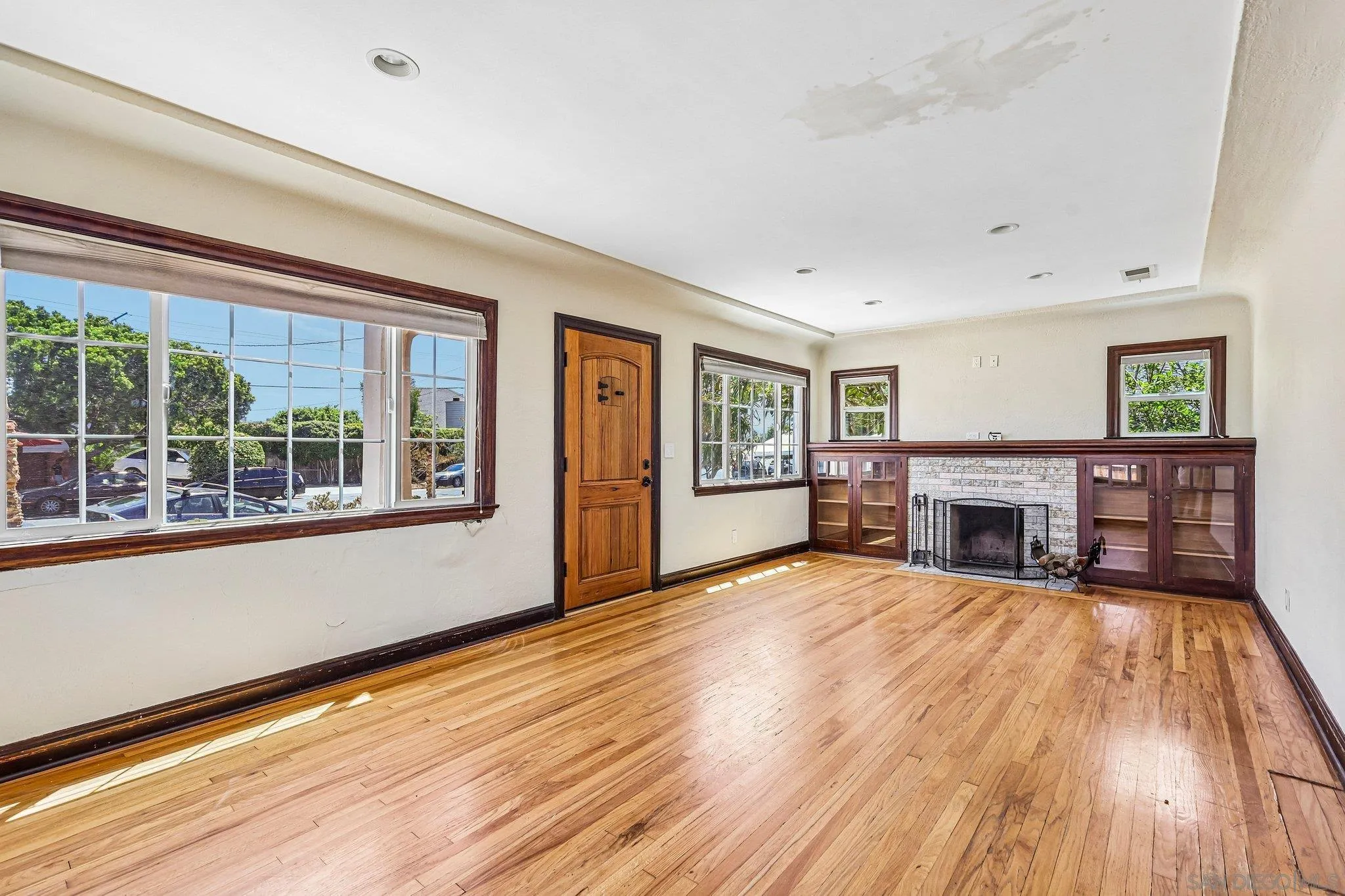 https://cdn.realtyfeed.com/cdn/127/260020935/814a8c5821b05ffc3836269478fe90b9.webp