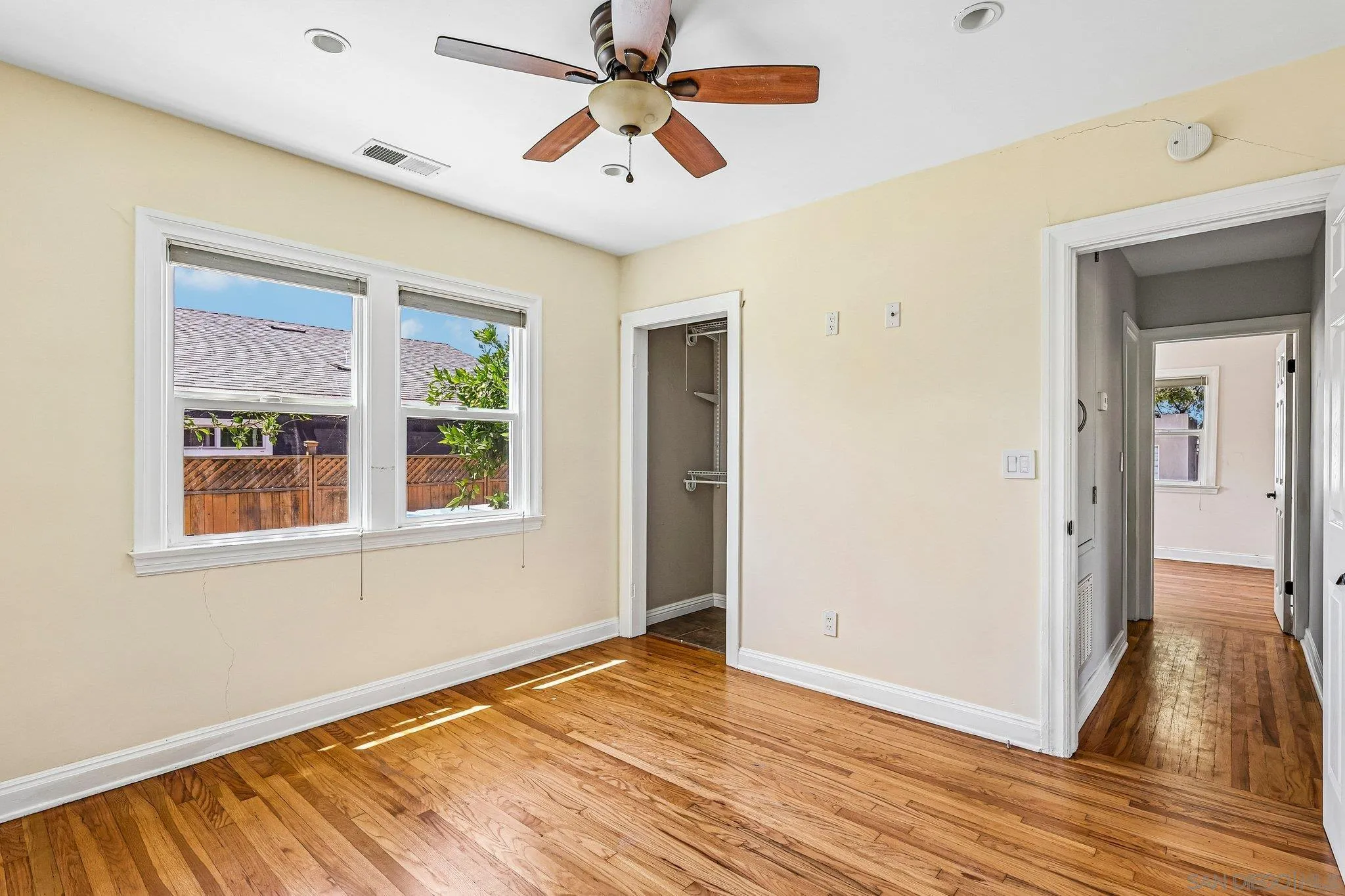 https://cdn.realtyfeed.com/cdn/127/260020935/9420aa54caee8b112136f6e174bb854a.webp