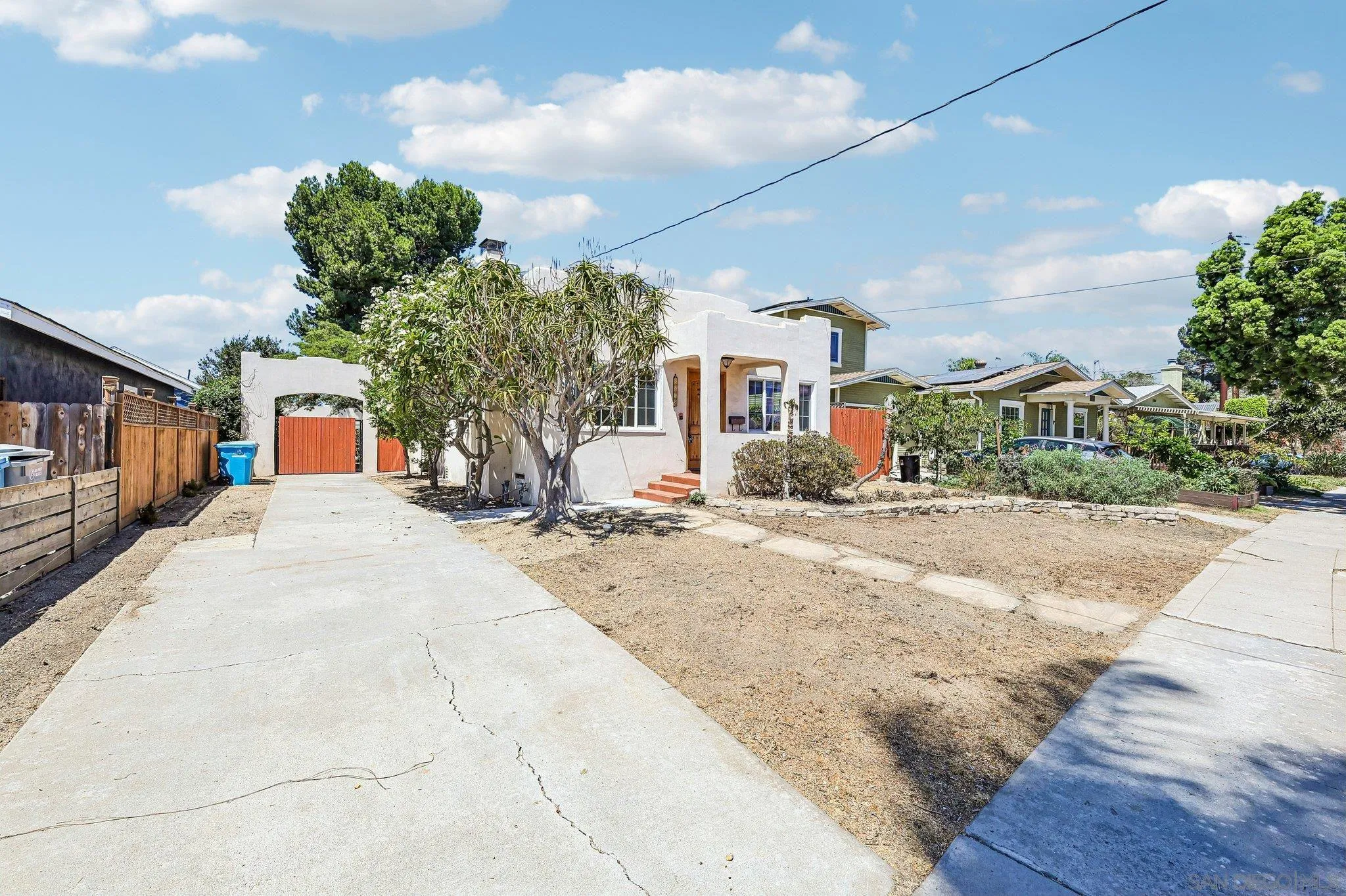 https://cdn.realtyfeed.com/cdn/127/260020935/96af98cca5fa8842bc424b4bf49a5d8e.webp