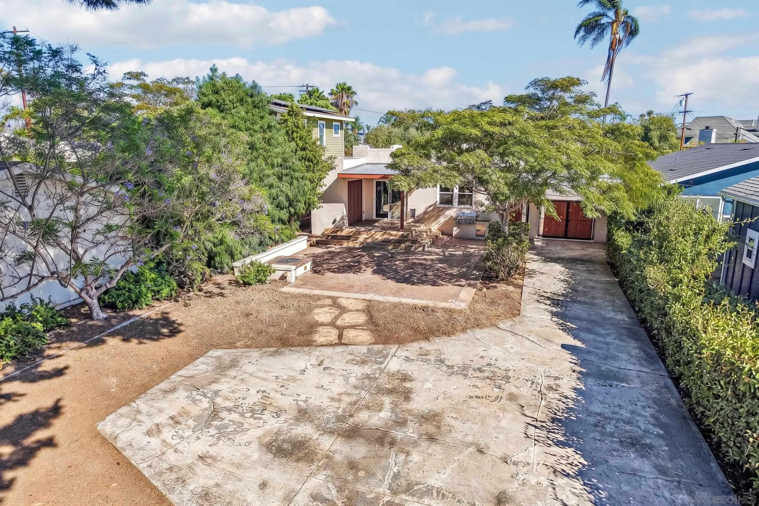 https://cdn.realtyfeed.com/cdn/127/260020935/9e56eab10d2c25b4338afdf091a40457.webp