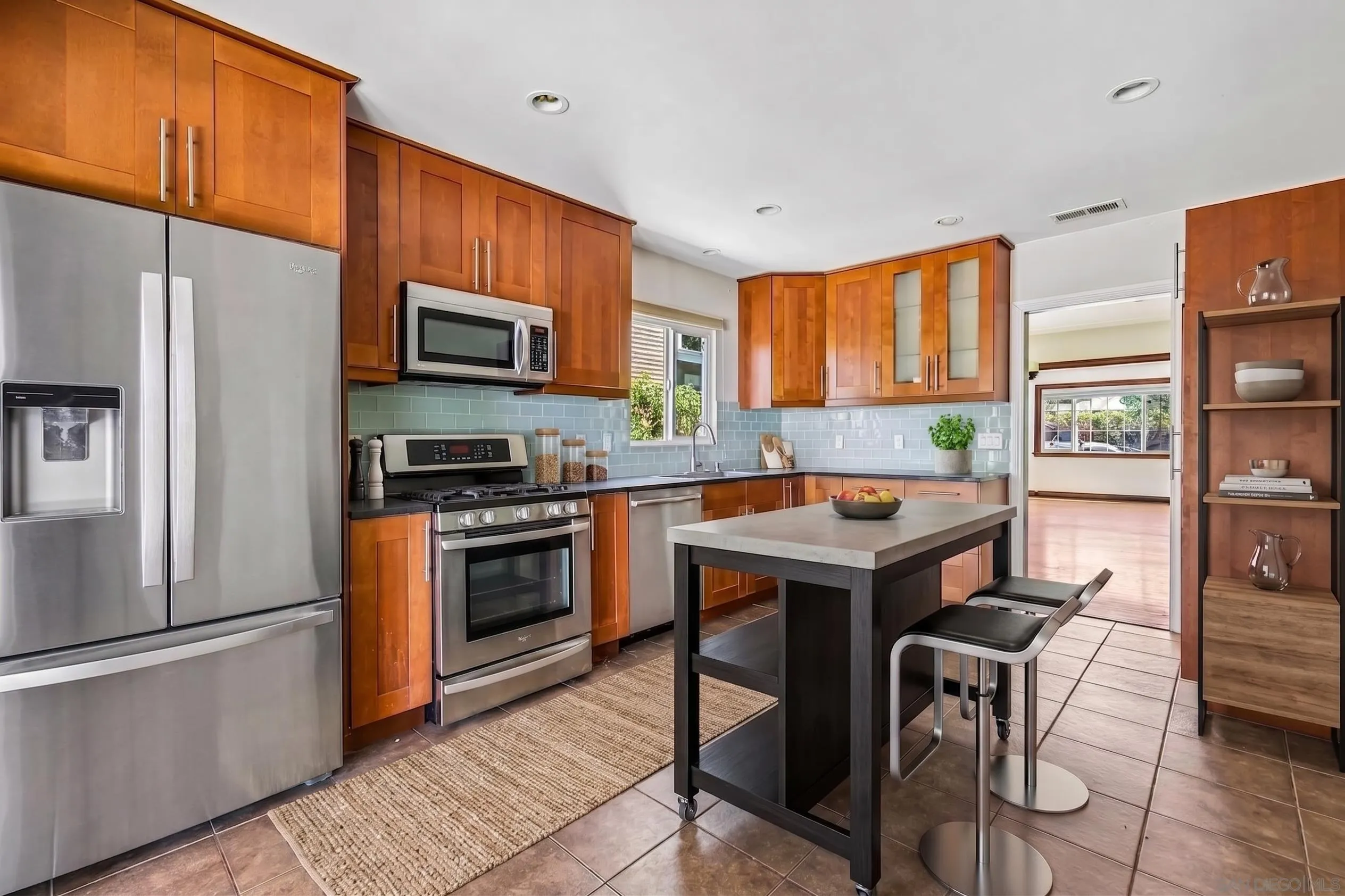 https://cdn.realtyfeed.com/cdn/127/260020935/b39e690736d024fd8c31723b7943877a.webp
