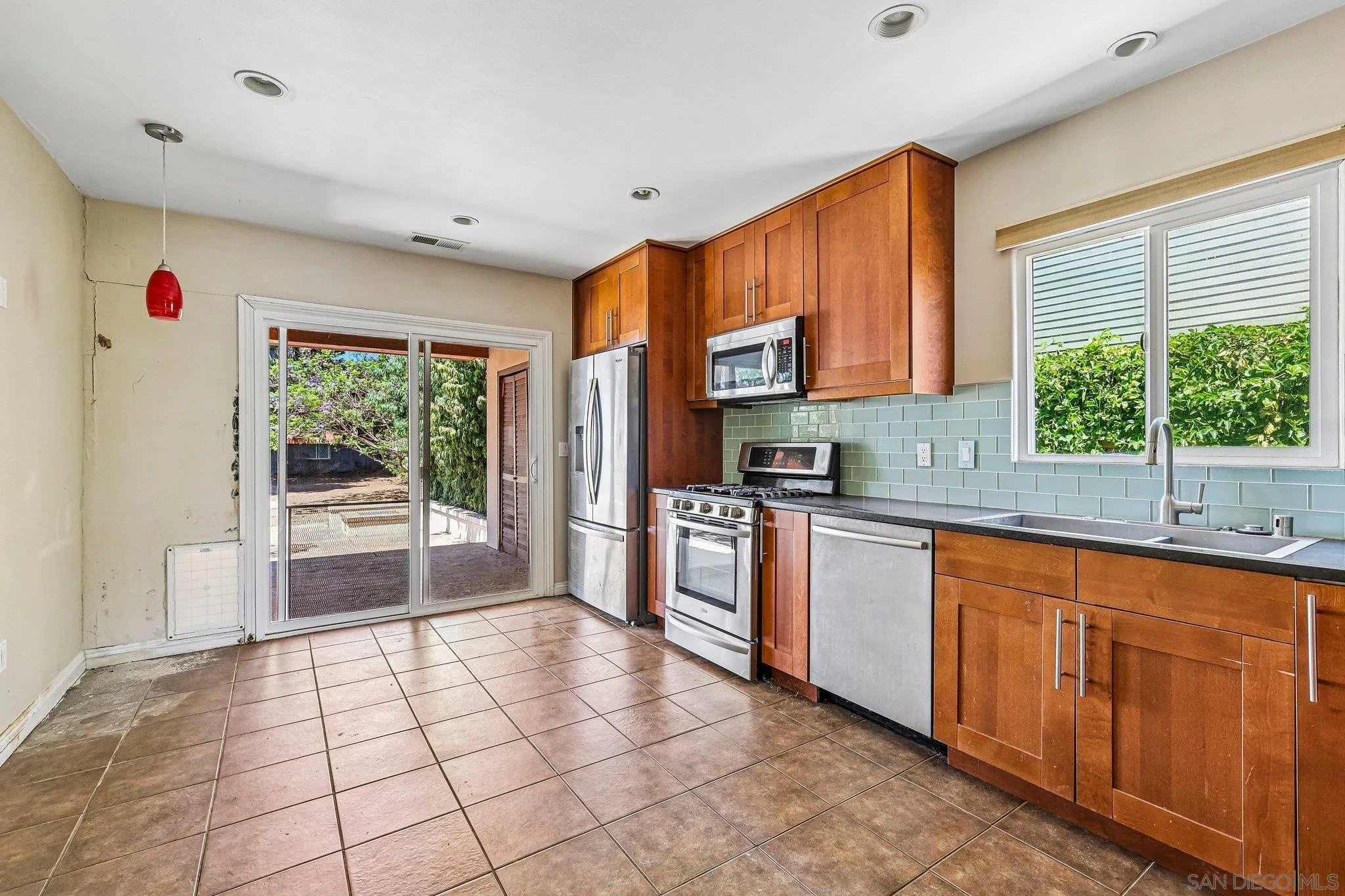 https://cdn.realtyfeed.com/cdn/127/260020935/efcf11b99b0916be64f1c31c3ef696e1.webp