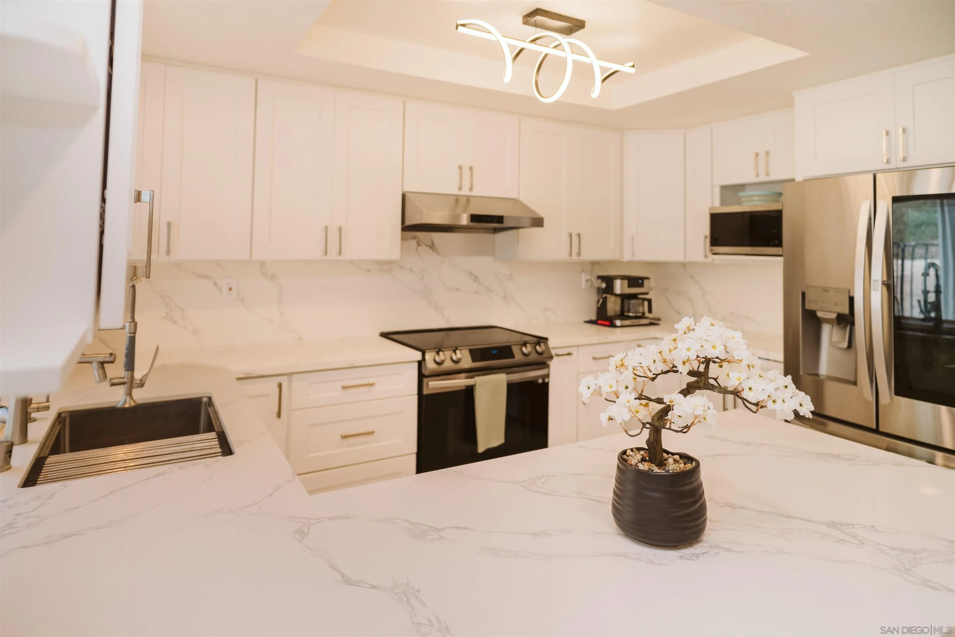 https://cdn.realtyfeed.com/cdn/127/260020936/52477a318b09f6dd3878f3db6d9b5ab7.webp